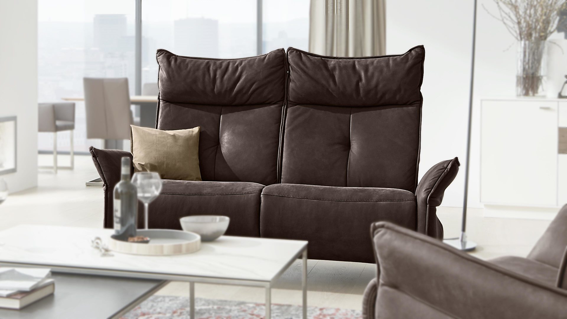 Interliving Sofa Serie 4200 2 5 Sitzer Als Couch Dunkelbraunes Leder Buffalo Wisent Lange Ca 182 Cm