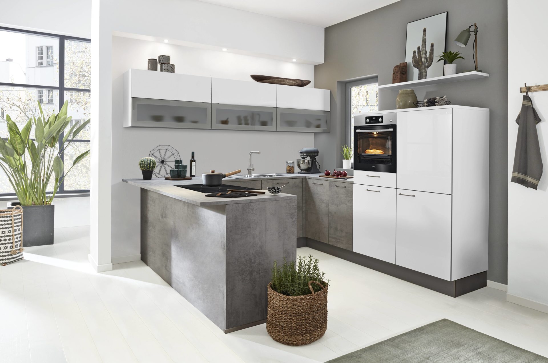 Interliving Küche Serie 3006 mit gorenje Einbaugeräten, arcticweiße & betonfarbene Kunststoffoberflächen – Stellfläche ca Interliving Küche Serie 3006 mit gorenje Einbaugeräten, arcticweiße & betonfarbene Kunststoffoberflächen – Stellfläche ca