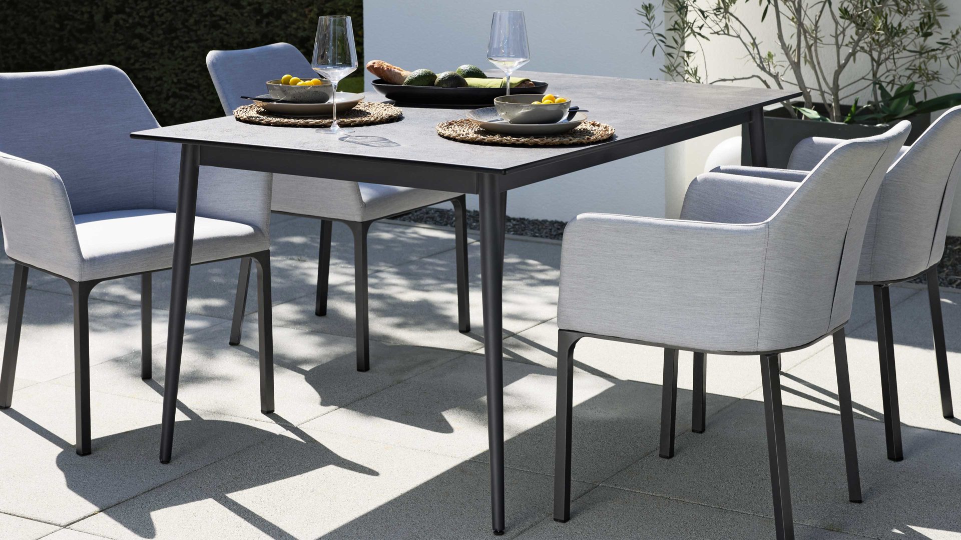 Interliving Gartenmöbel Serie Tisch – Beton G113-004-076, & 7003 HPL