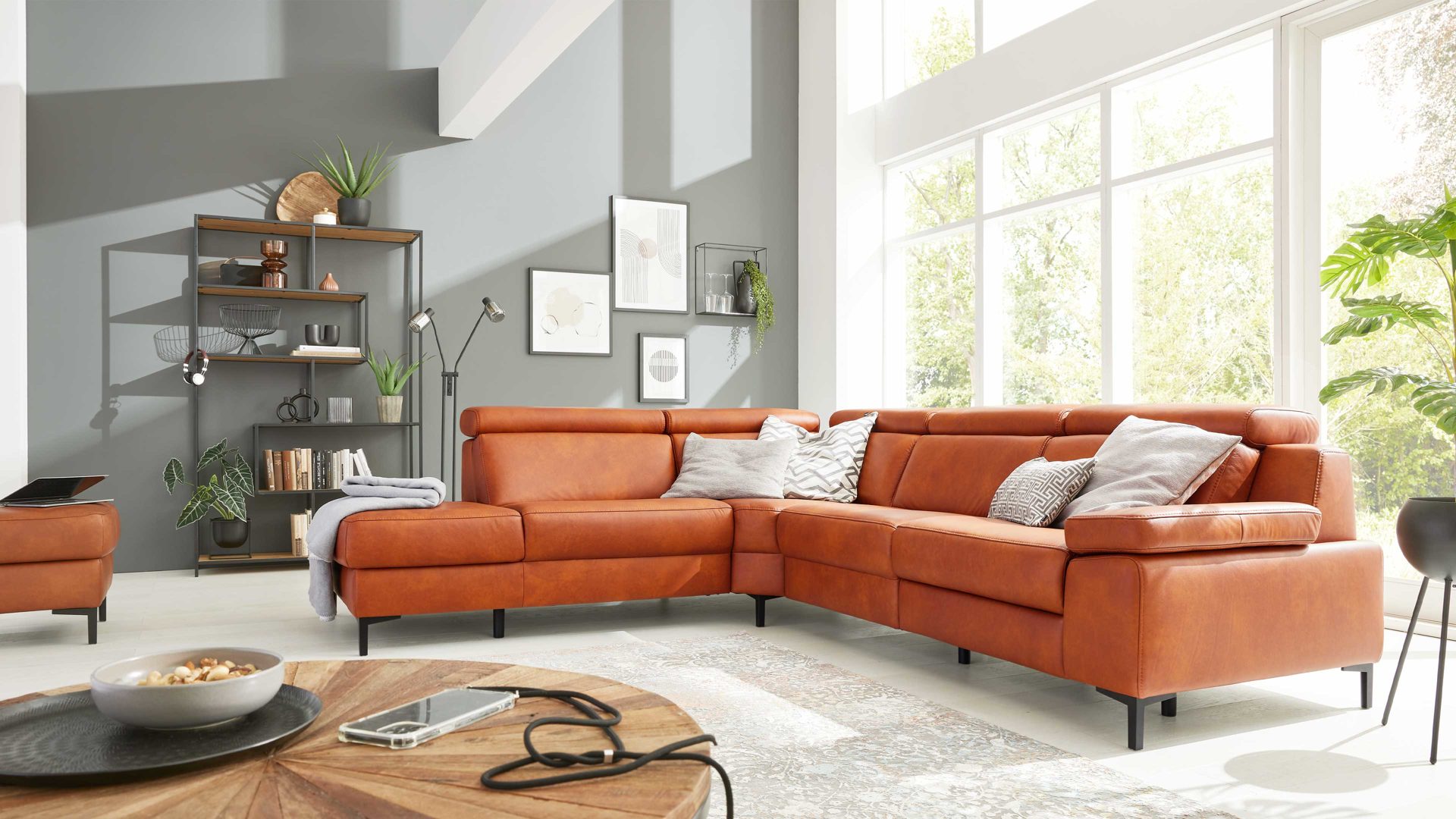 image.title Interliving Sofa Serie  – Ecksofa, sonnenuntergangfarbenes