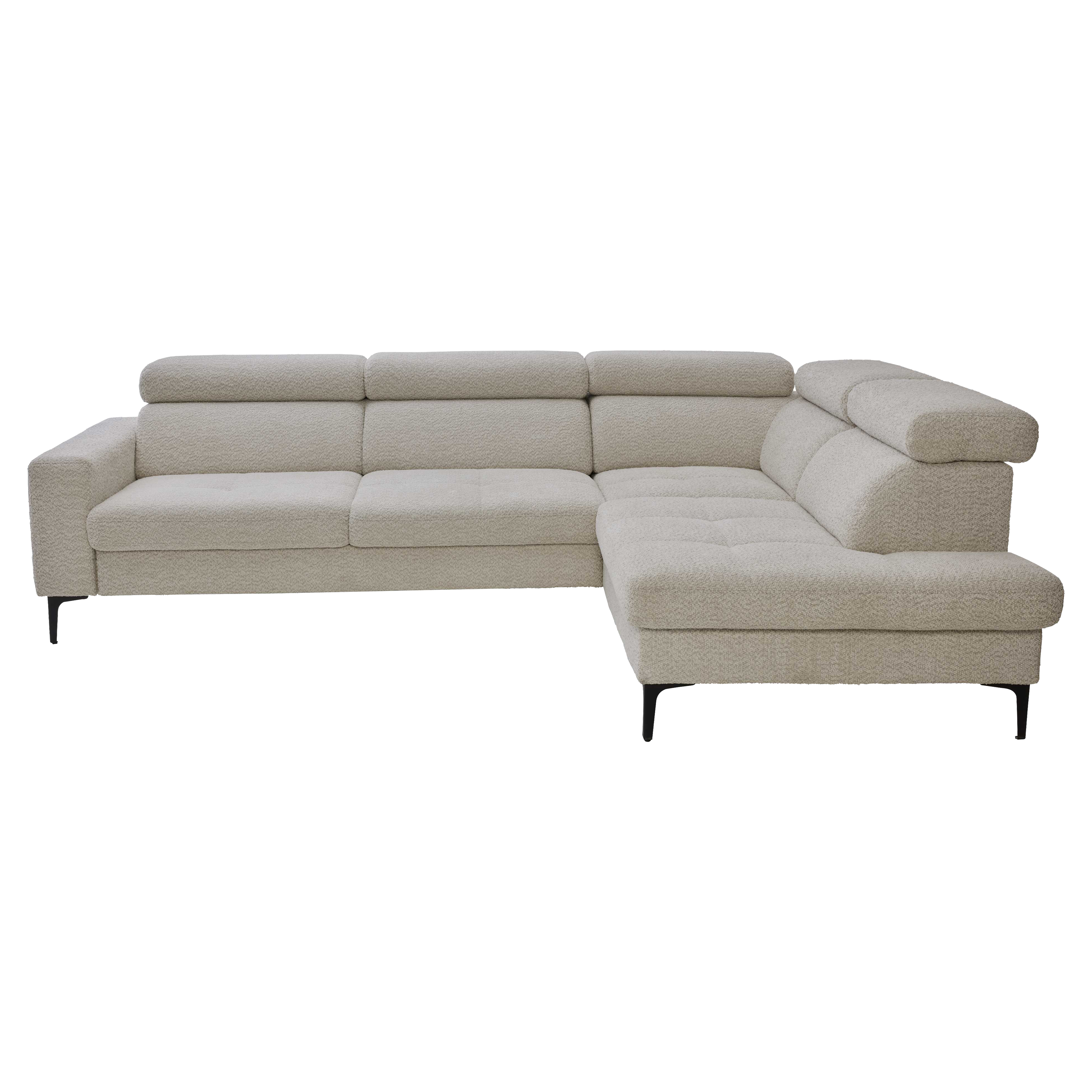 L-förmiges hellbeiges Ecksofa mit bouclé-ähnlichem Bezug, drei gepolsterten Kopfstützen, rechter Chaiselongue und schwarzen Metallbeinen.