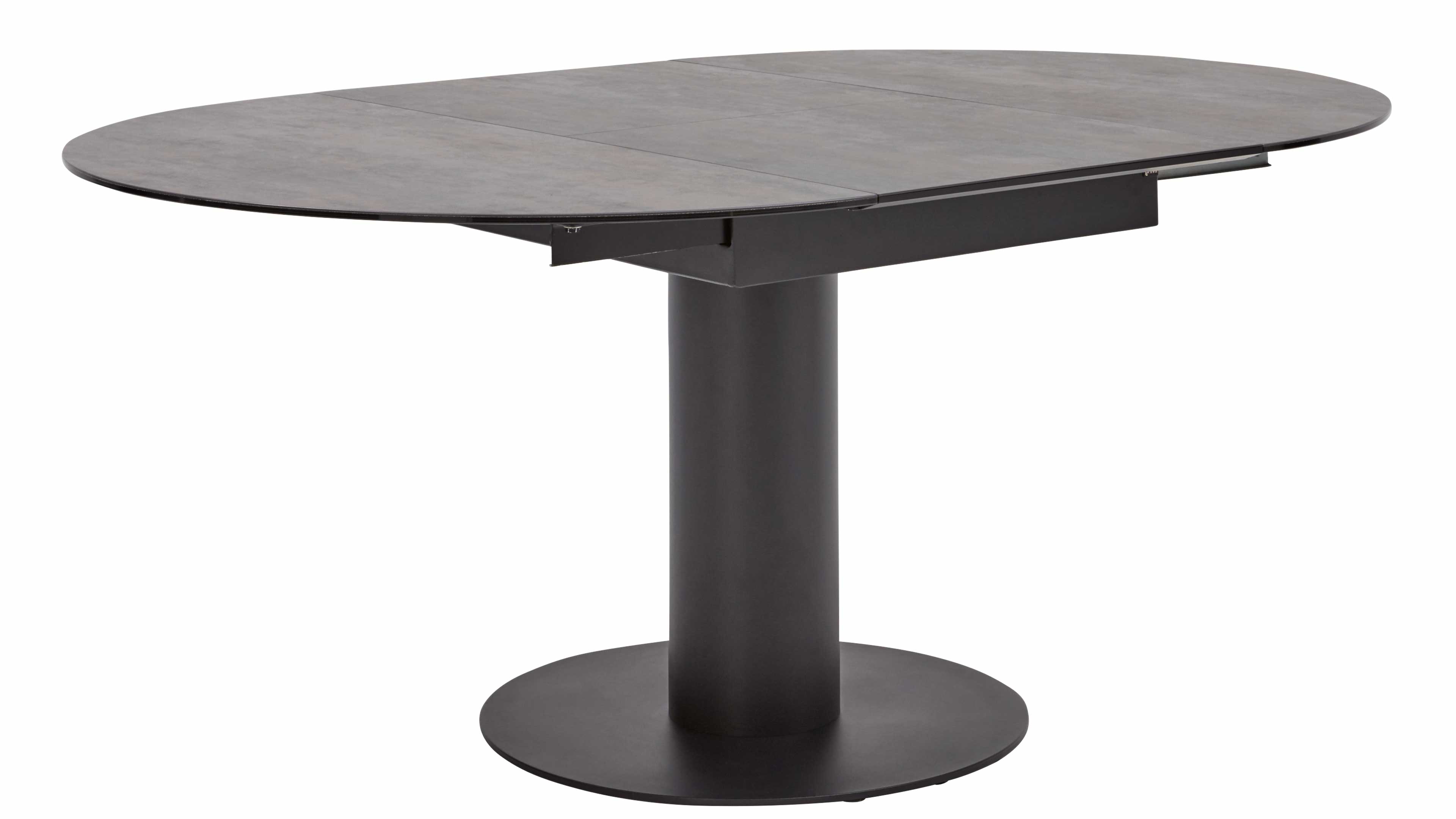Ovaler grauer Tisch mit dreiteiliger Tischplatte und sichtbaren Fugen auf schwarzem zylindrischem Mittelfuß mit runder Bodenplatte.