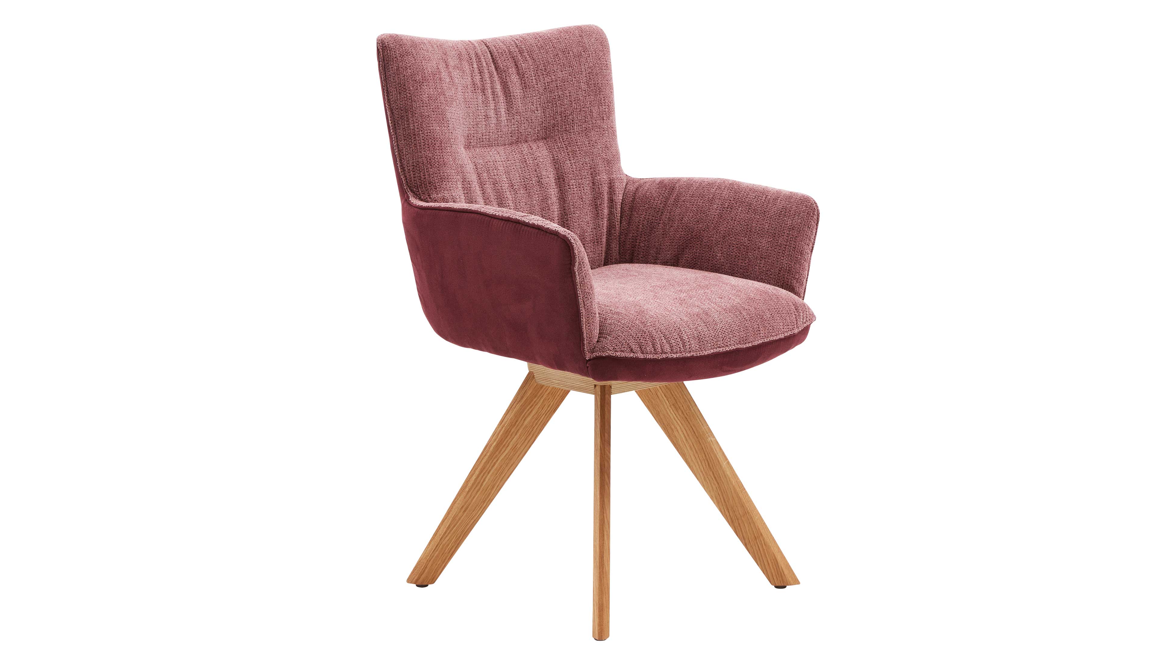 Sessel mit hoher Rückenlehne und gepolsterten Armlehnen, roséfarbener Bezugsstoff, auf vier nach außen stehenden Holzbeinen.