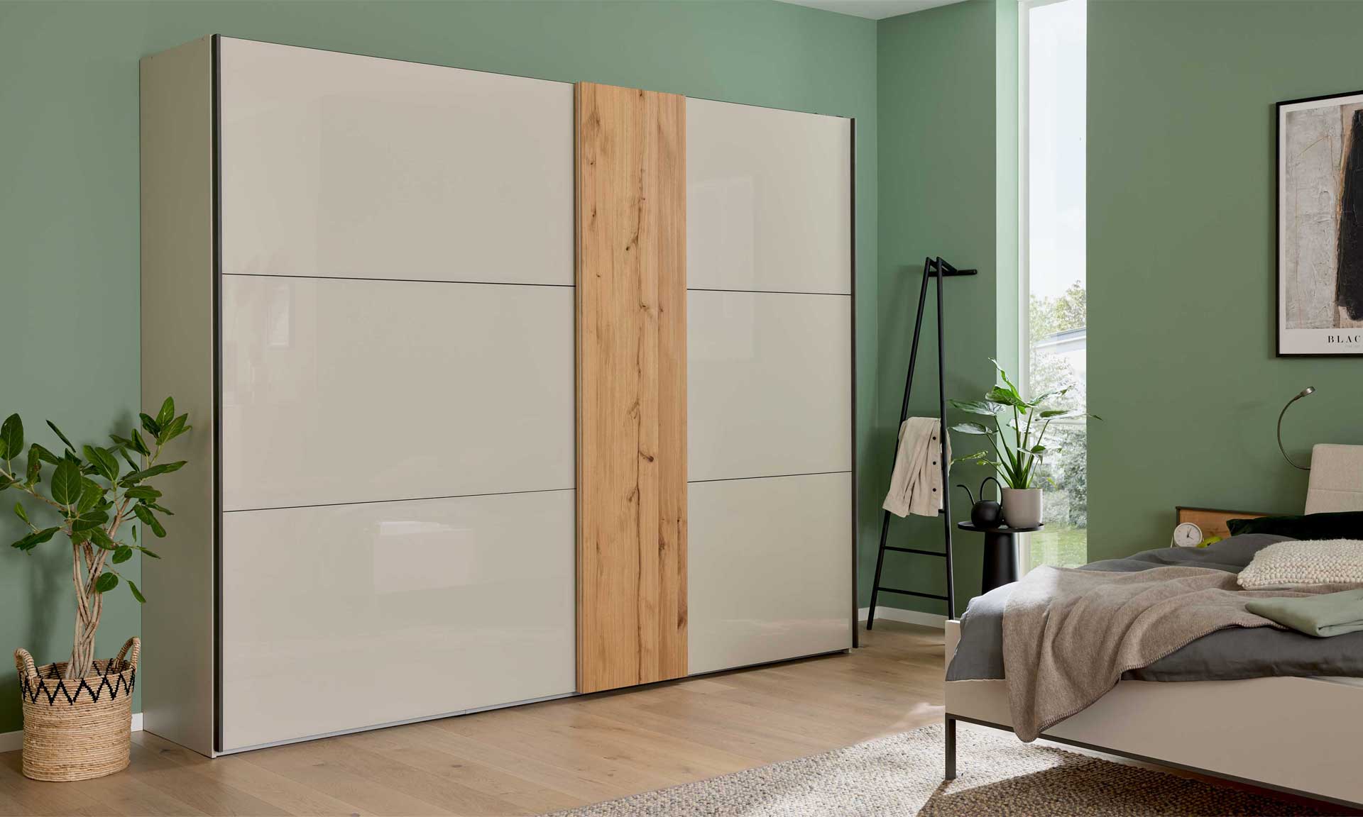 Schwebetüren-Kleiderschrank mit zwei Türen in Graubeige und Kernholz