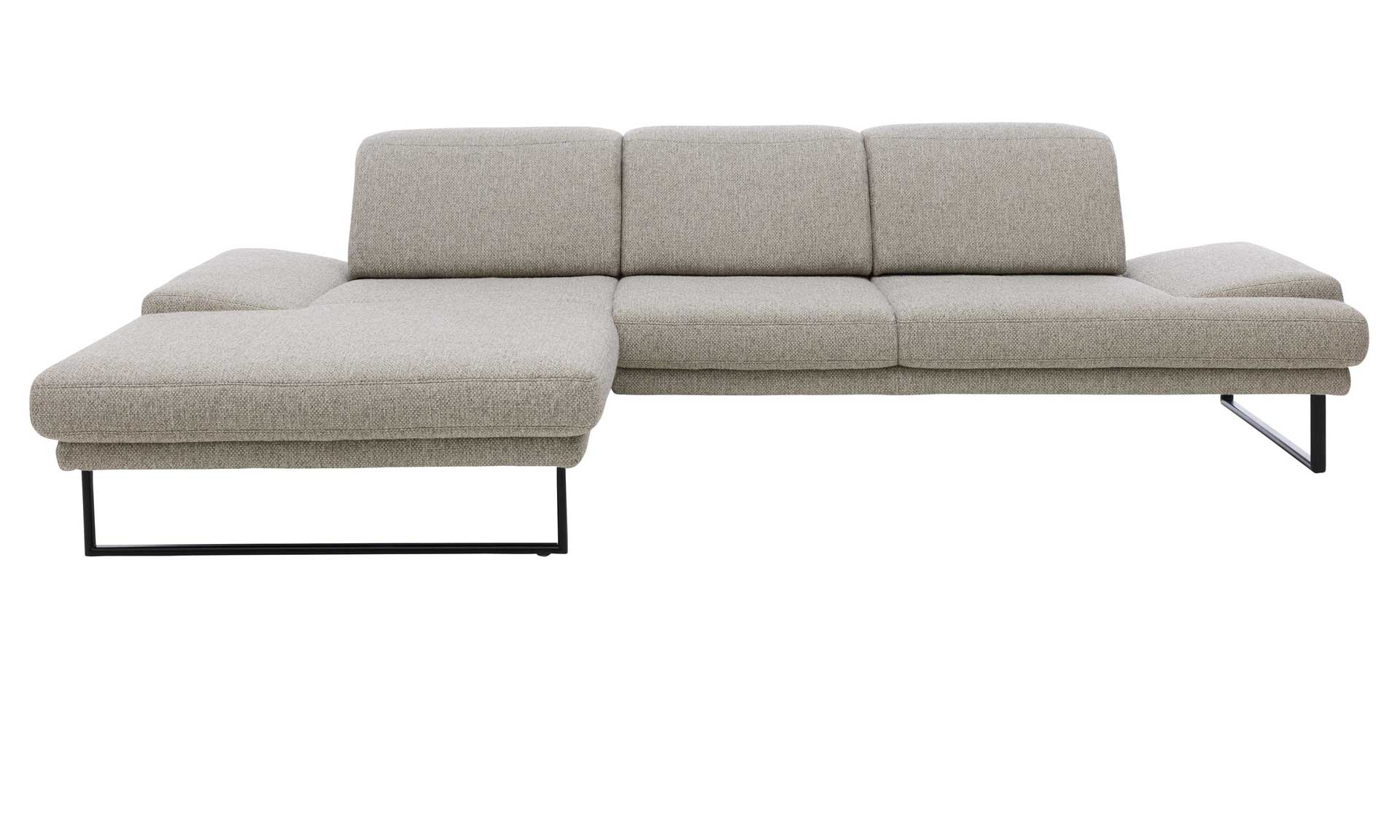 Ecksofa mit runden schwarzen Metallfüßen und Stoff in Silber