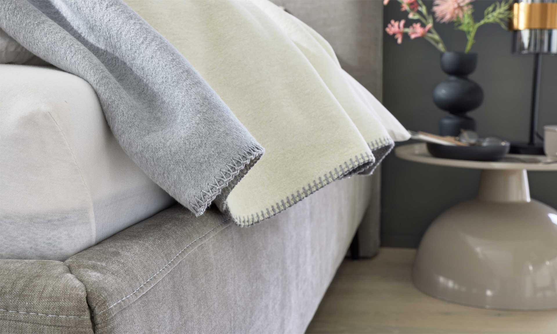 IL1416 Polsterbettgestell Balu silver Detail Naht