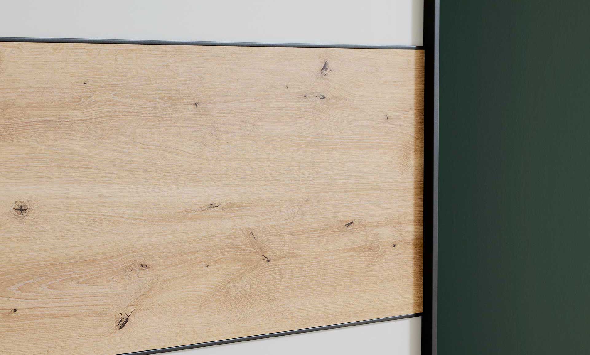 Schwebetürenschrank in Beige-Grau mit Absetzung in Eiche-Nachbildung