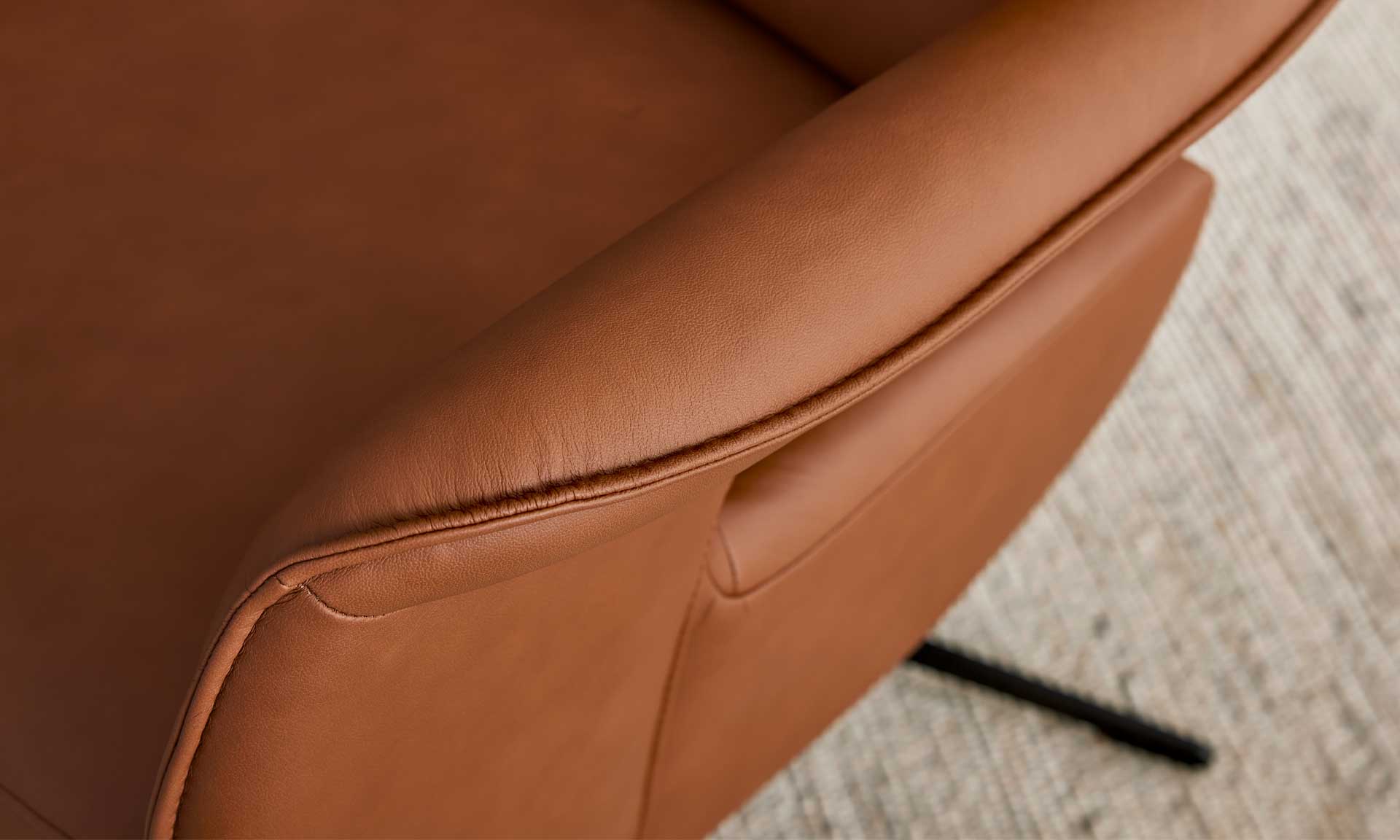 IL4545 Torro parkett Detail Armlehnennaht