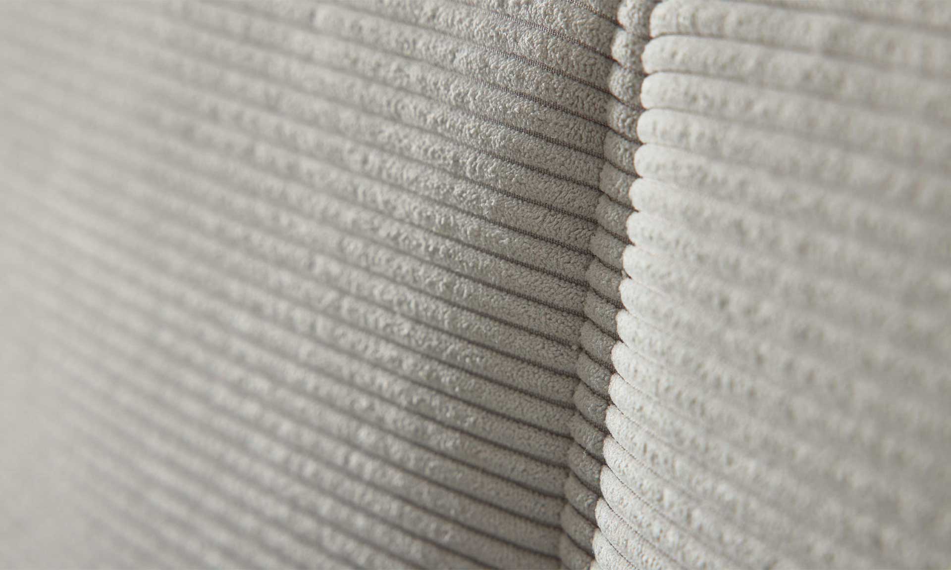 IL1418 Boxspringbett Feincord silver Detail Kopfteilsteppung