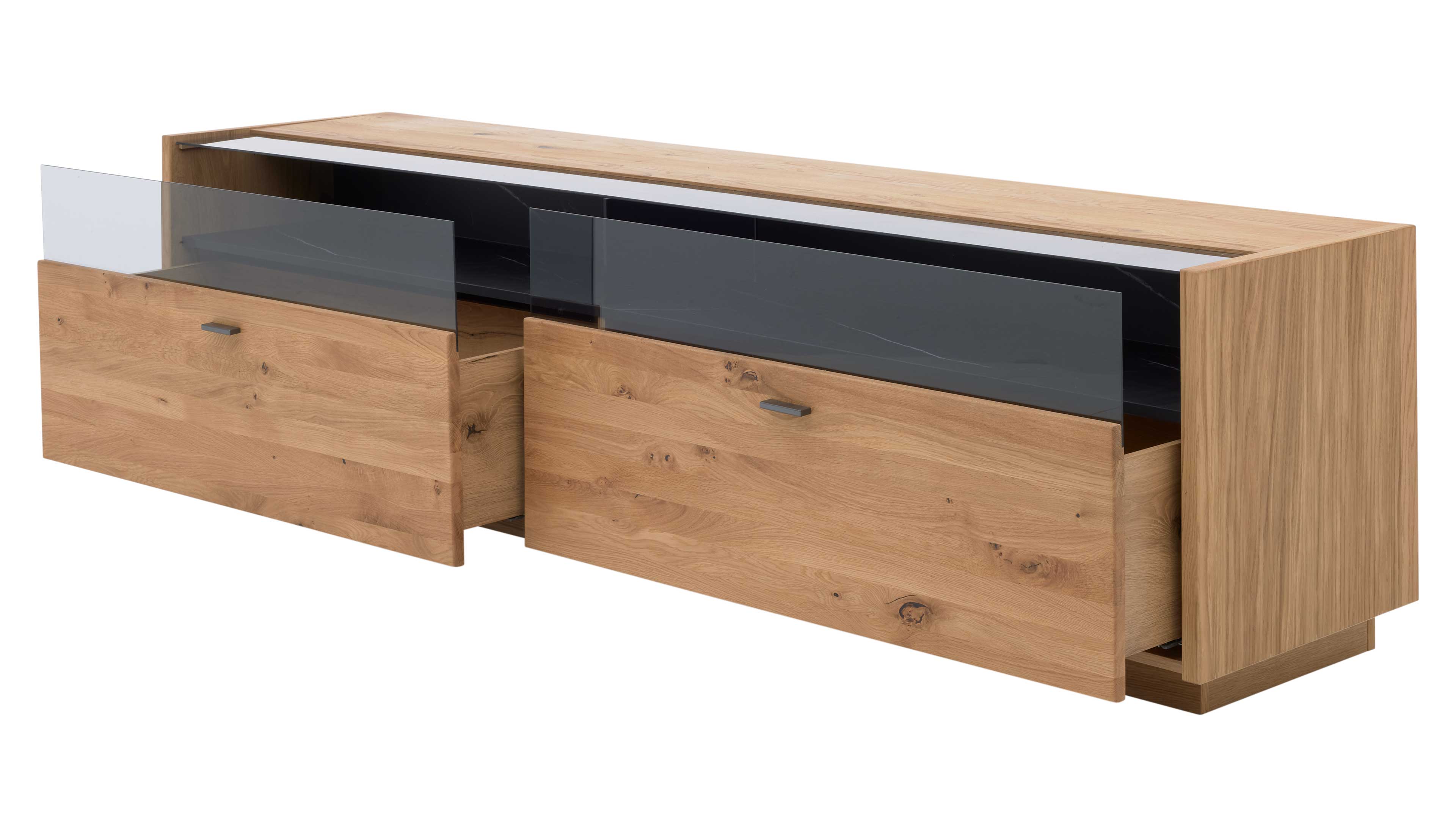 Wohnlösung mit TV-Board, hoher Vitrine und Wandregal mit grauen Glaselementen und Asteiche