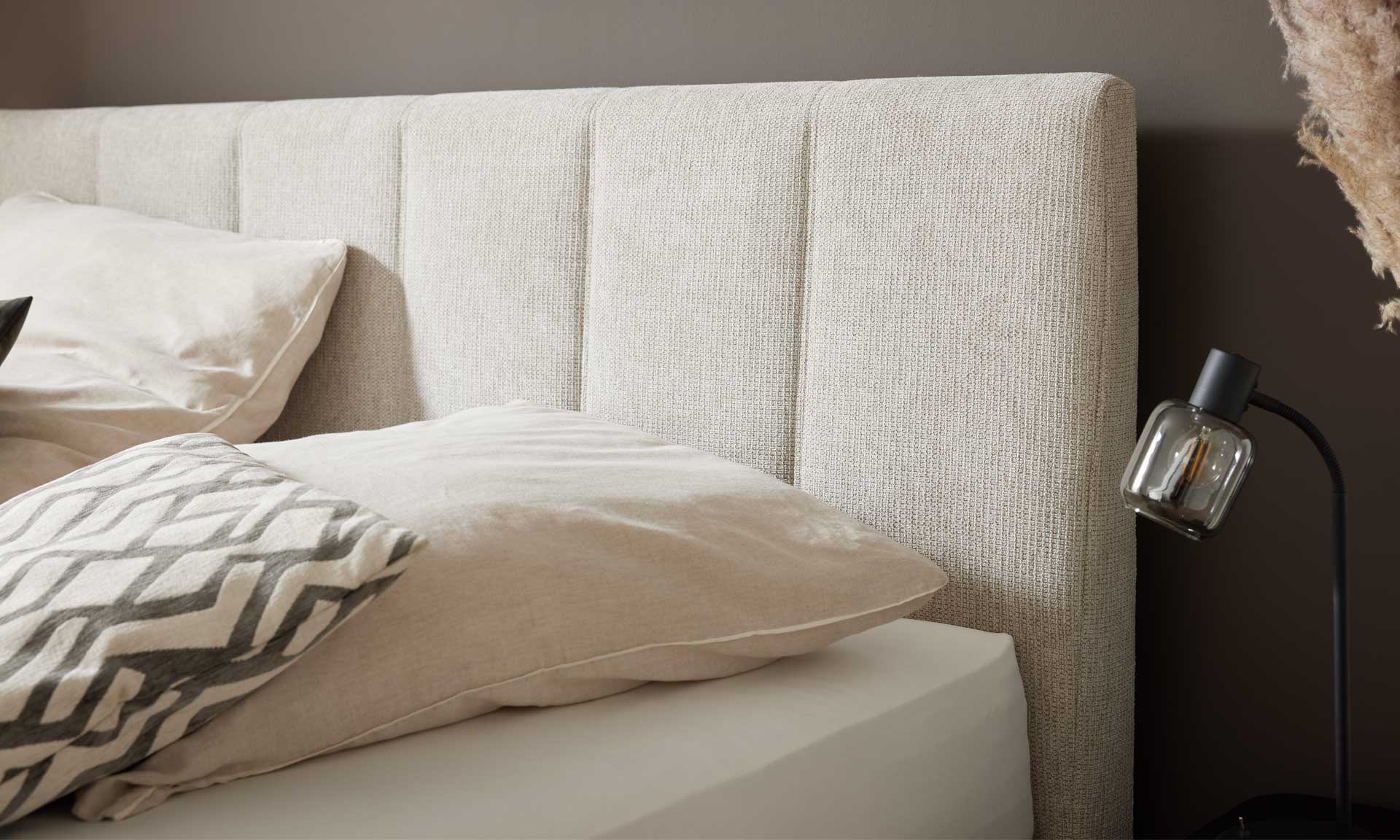 IL1418 Boxspringbett Famosa natur Detail Kopfteilsteppung