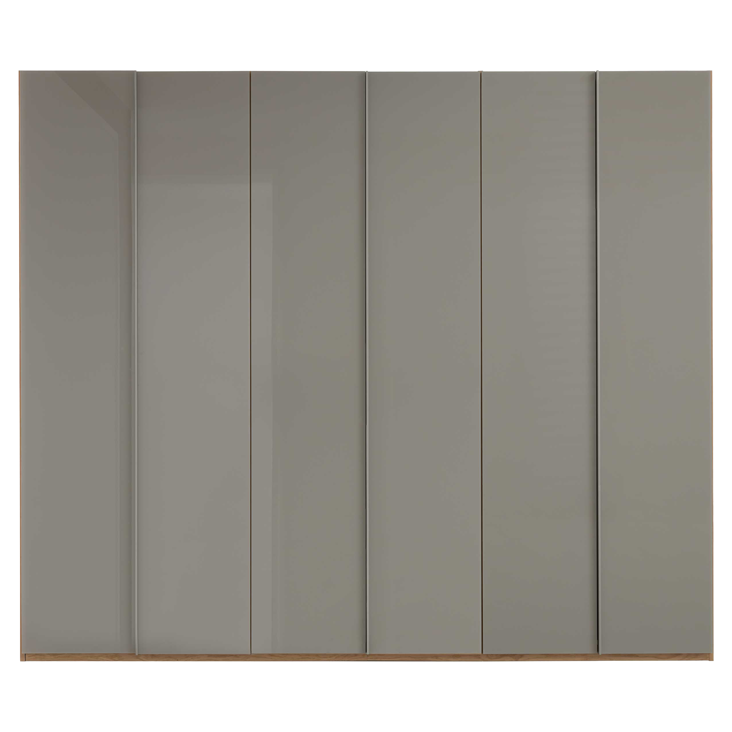 Kleiderschrank mit sechs schmalen, vertikal angeordneten grauen Türen, sichtbaren Fugen und schmaler holzfarbener Sockelleiste.