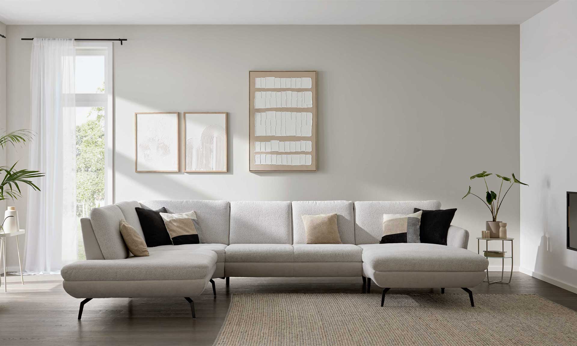 Wohnlandschaft in U-Form mit Stoffkombination in Ecru und Silber