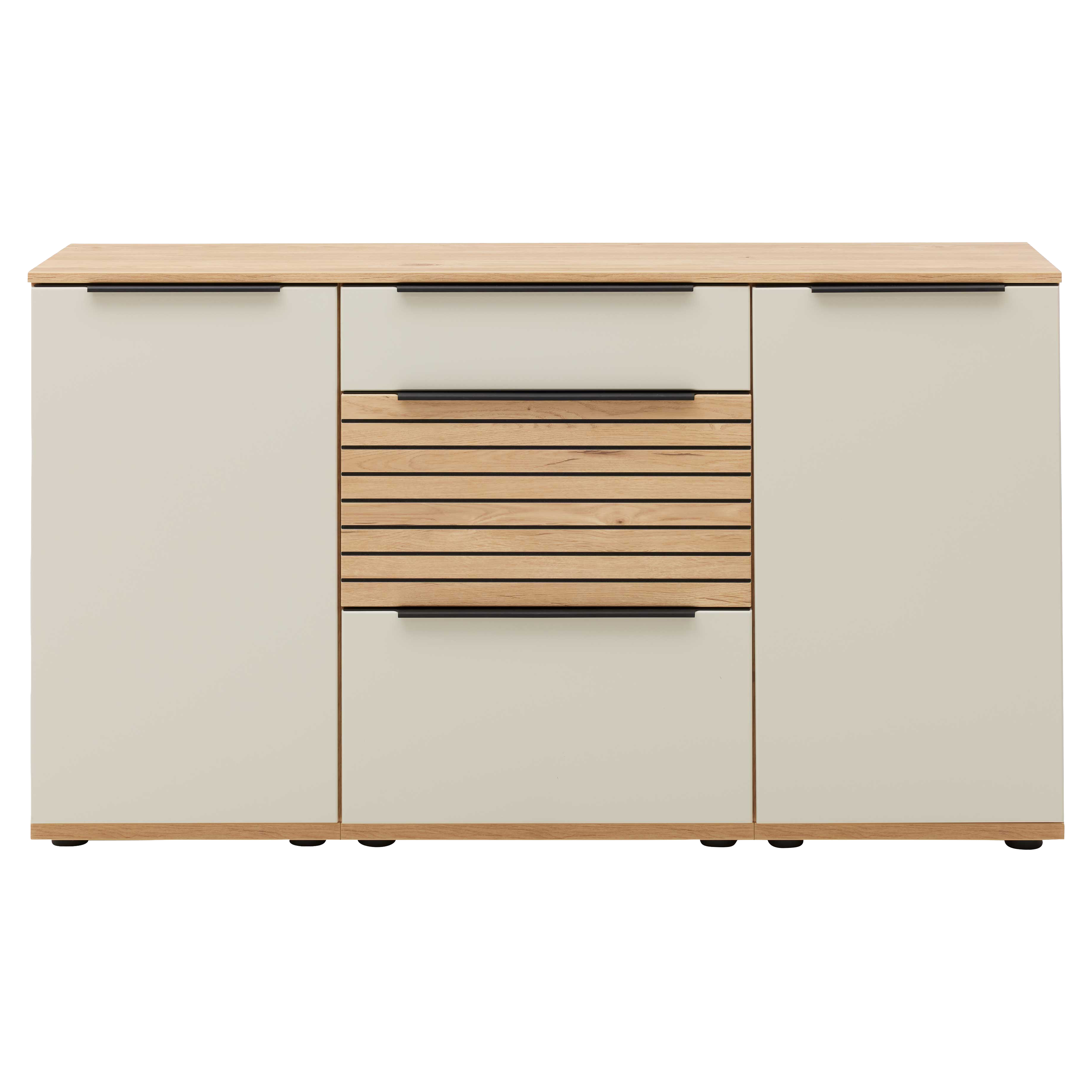Sideboard mit heller Holzoberseite, beidseitig je eine beige Tür, mittig drei Schubladen, mittlere mit Holzlamellen und schwarzen Griffen.