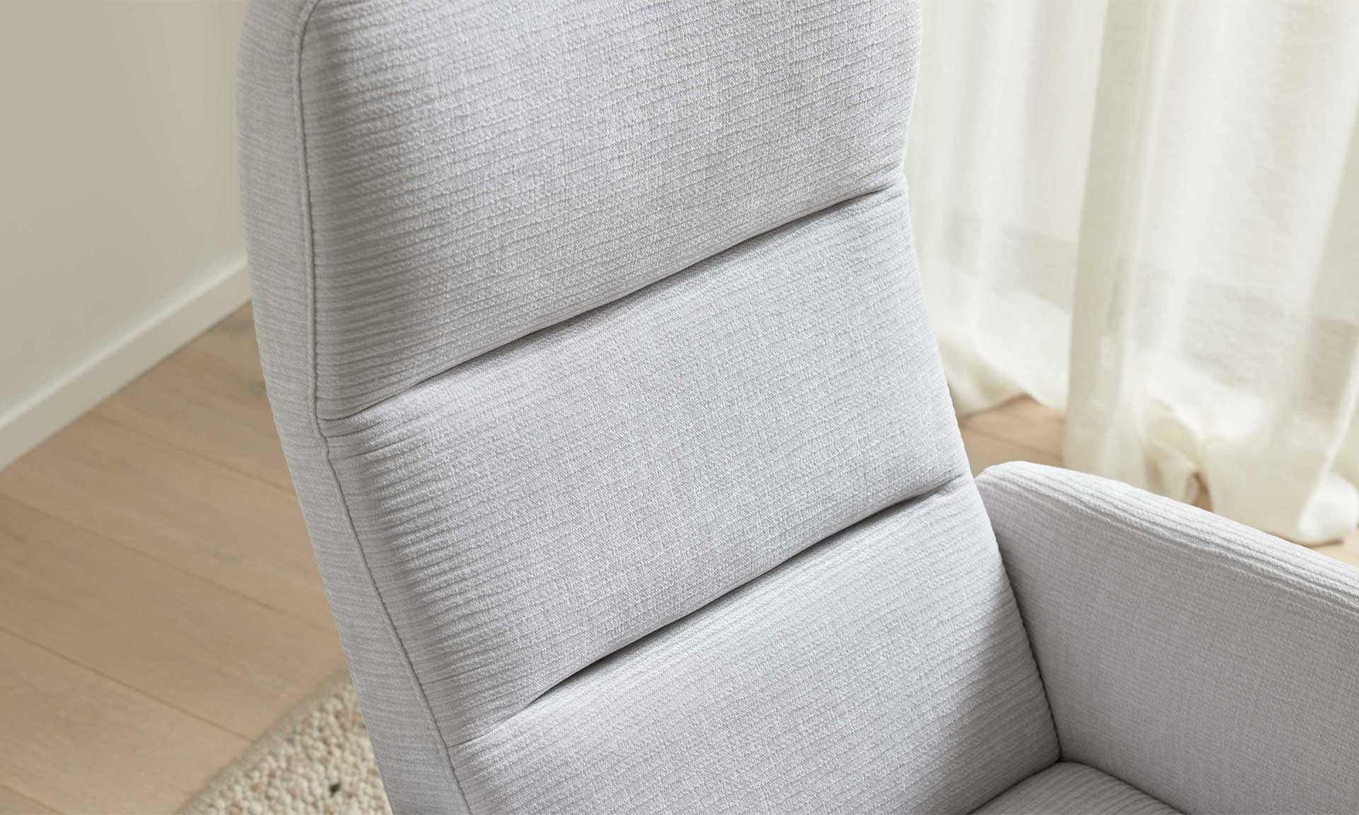 Relaxsessel in silbergrauer Cord-Optik
