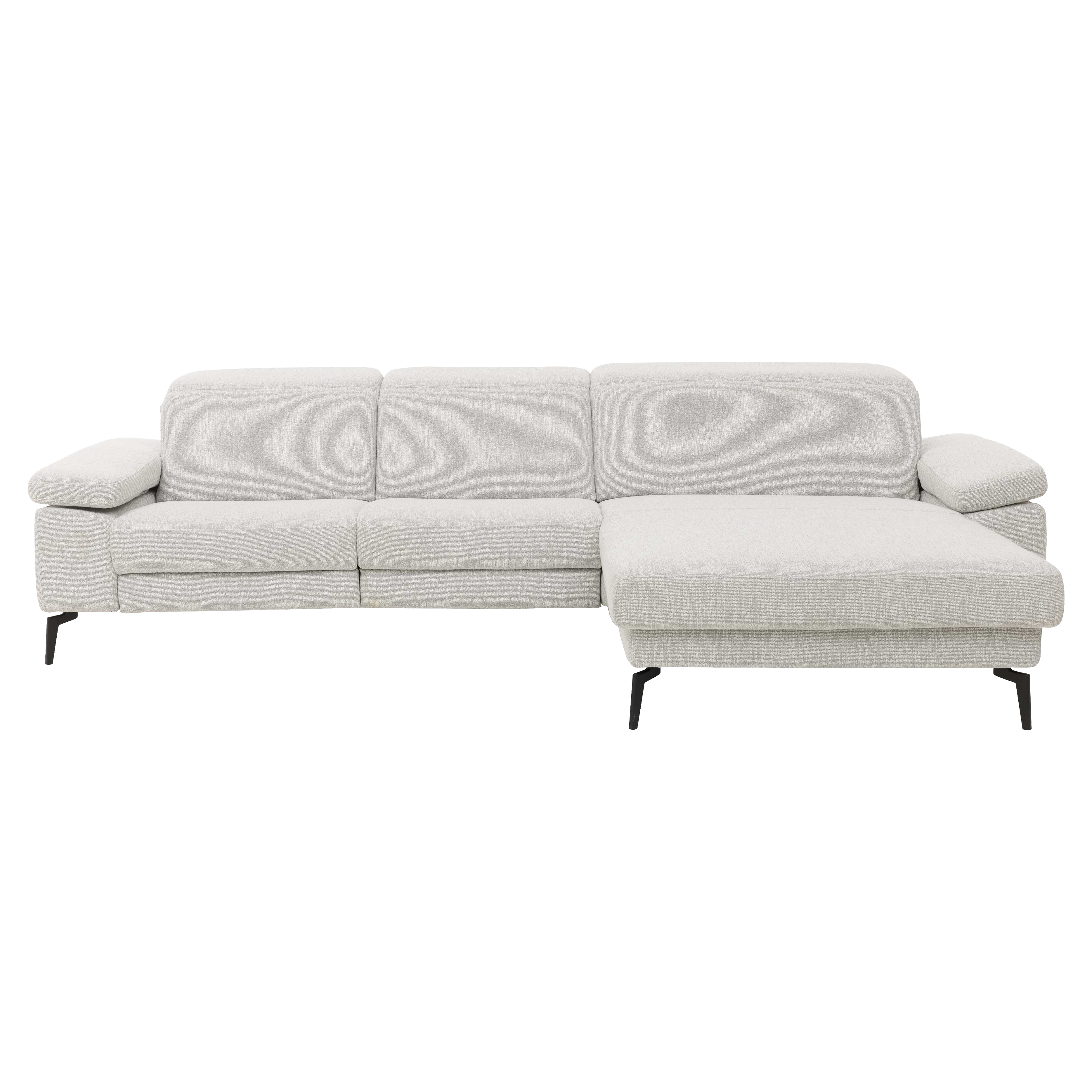 Hellgraues Ecksofa mit Chaiselongue rechts, drei Rückenlehnen, breite gepolsterte Armlehnen und schlanke schwarze Metallfüße.