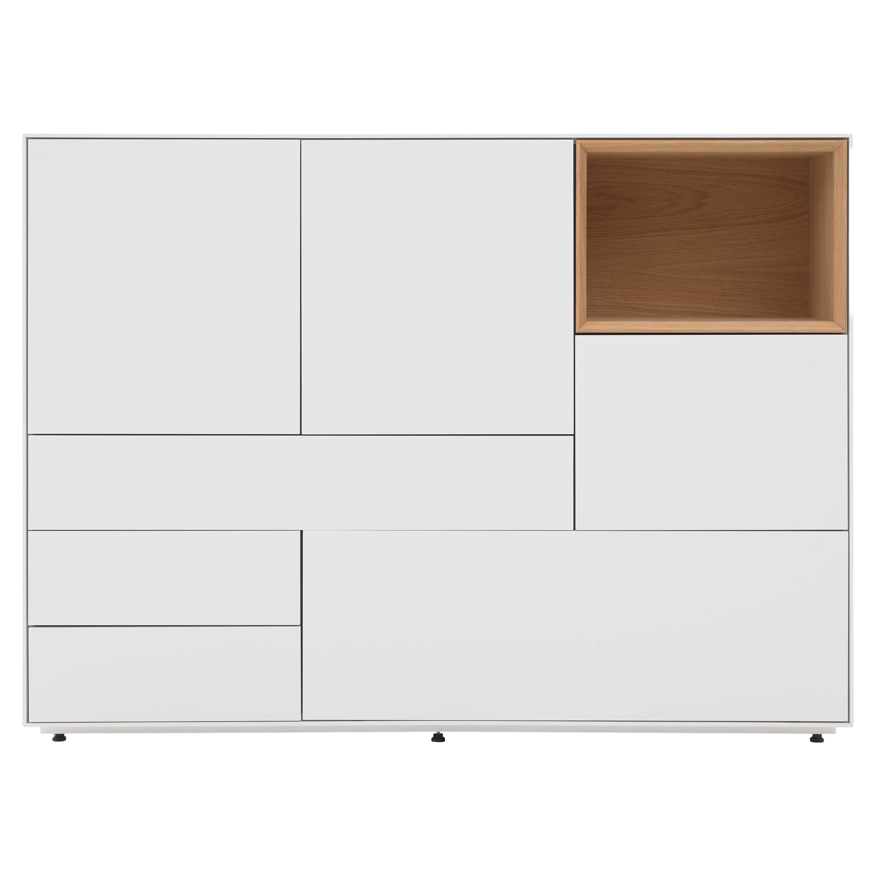 Weißes Highboard mit Drehtüren, Schubladen und offenem Holzfach bietet Stauraum für Wohn- und Essbereich