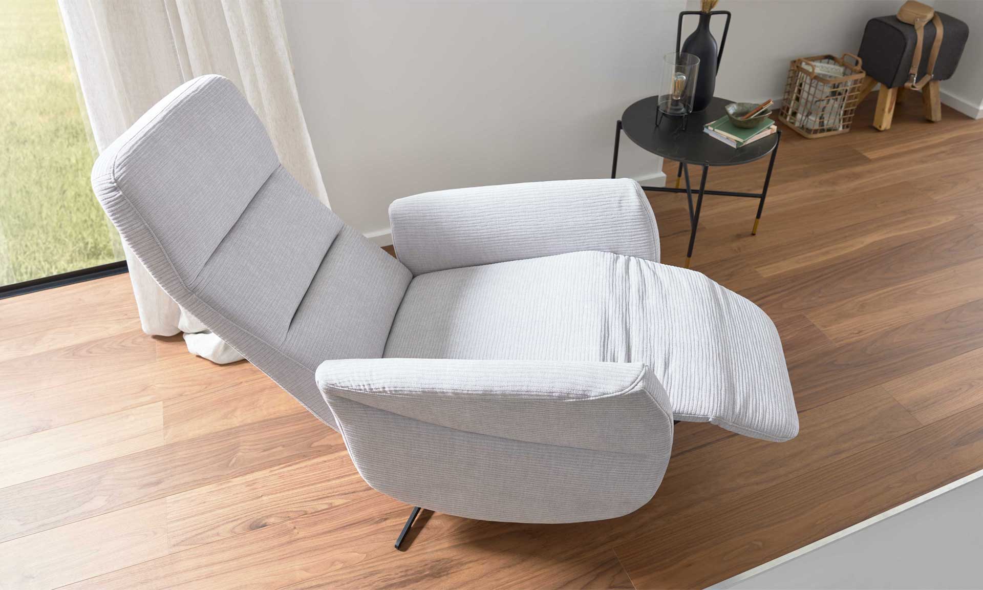 Relaxsessel in silbergrauer Cord-Optik