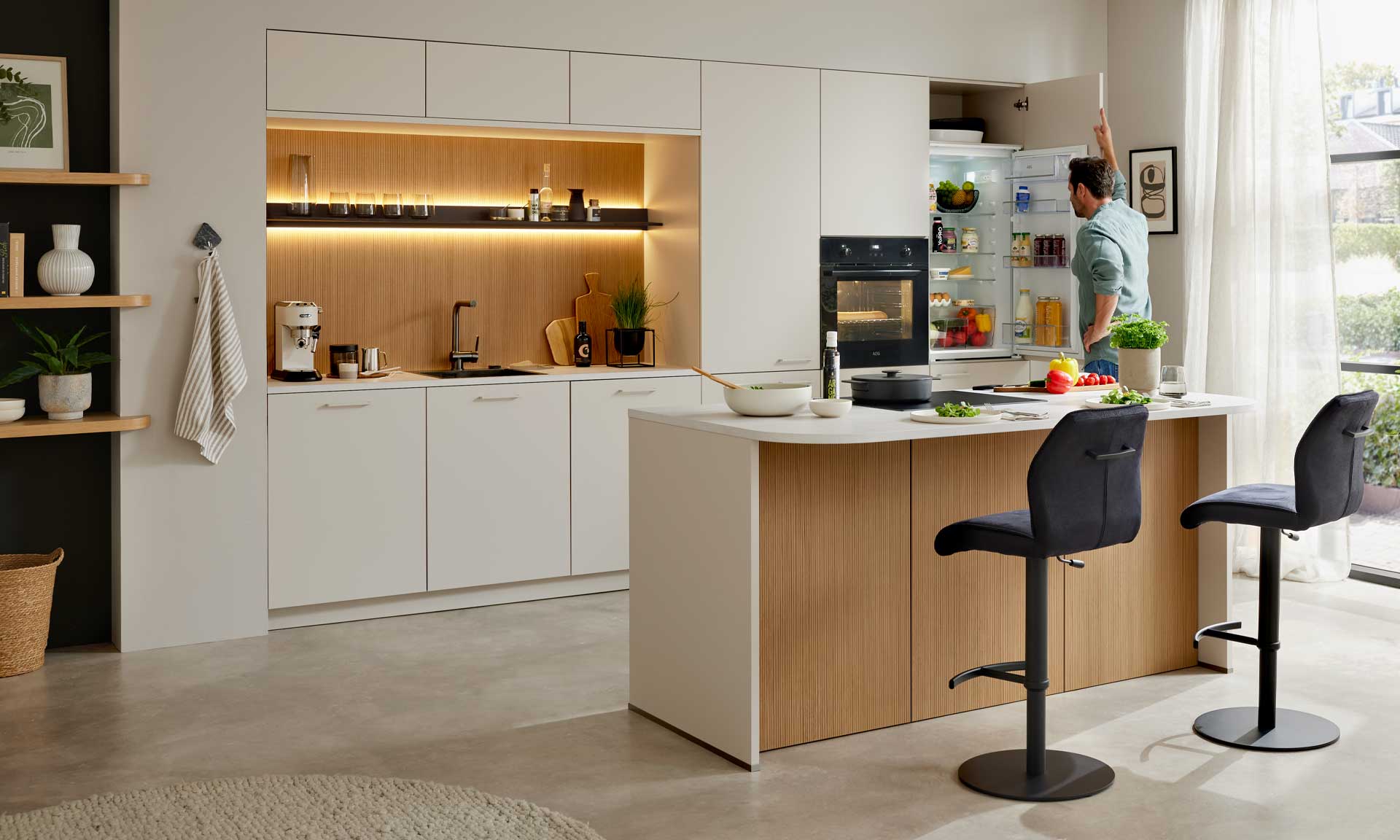 IL3116 geöffneter Kühlschrank
