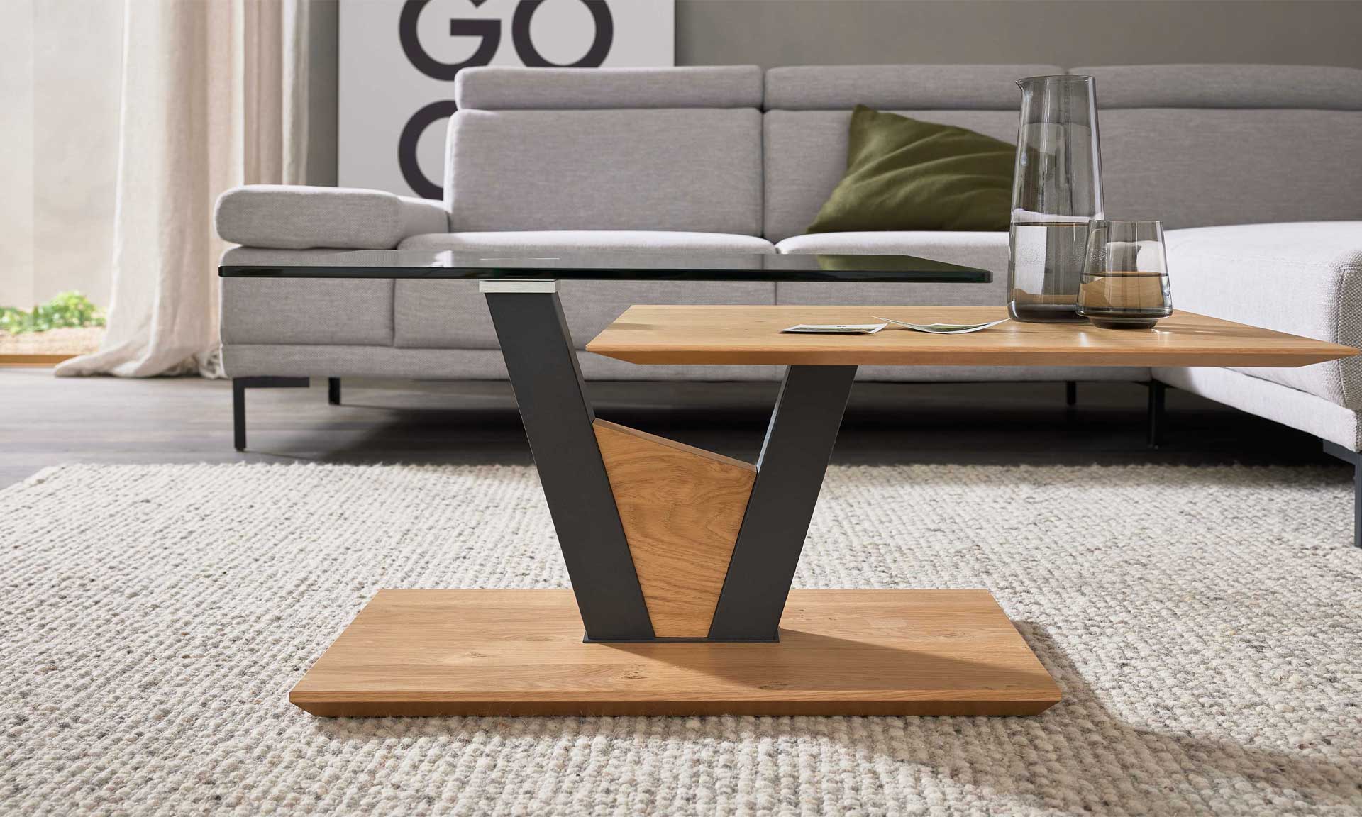 Couchtisch mit Eichefurnier und drehbarer Glasplatte
