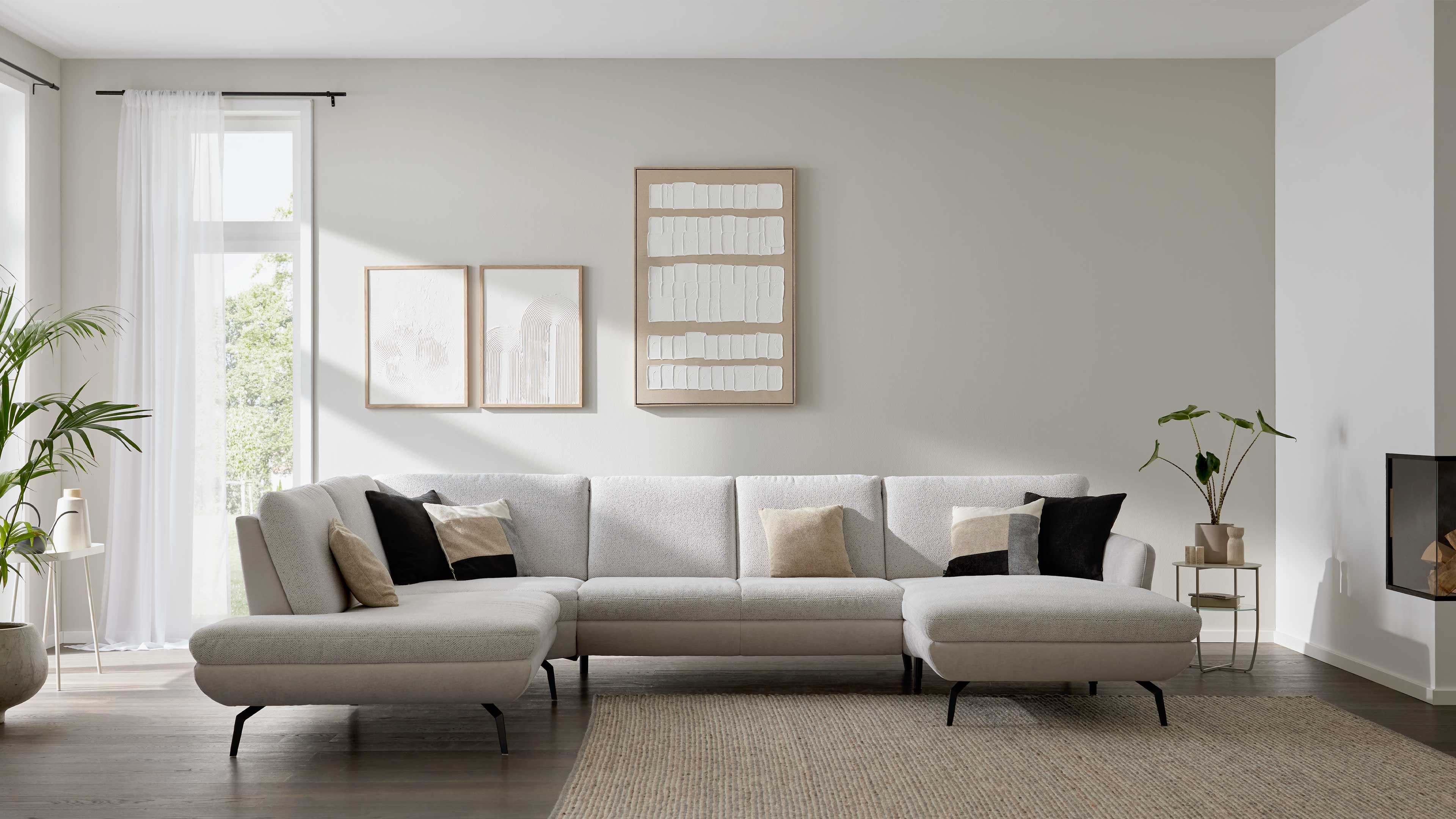 Moderne Wohnlandschaft mit Stoffbezug in Greige