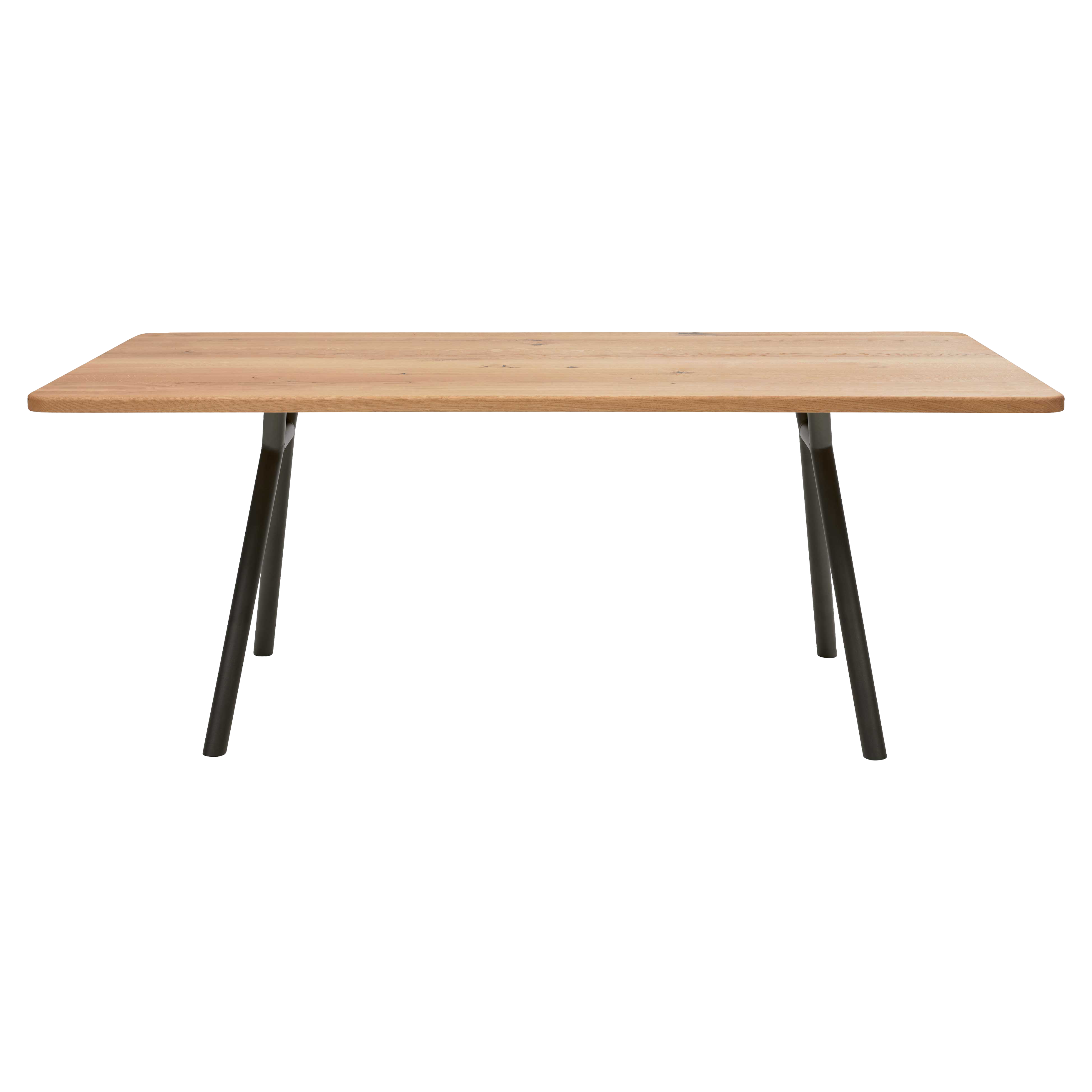 Rechteckiger Tisch mit heller Holzplatte und abgerundeten Ecken, getragen von vier schwarz lackierten, schräg gestellten Metallbeinen.