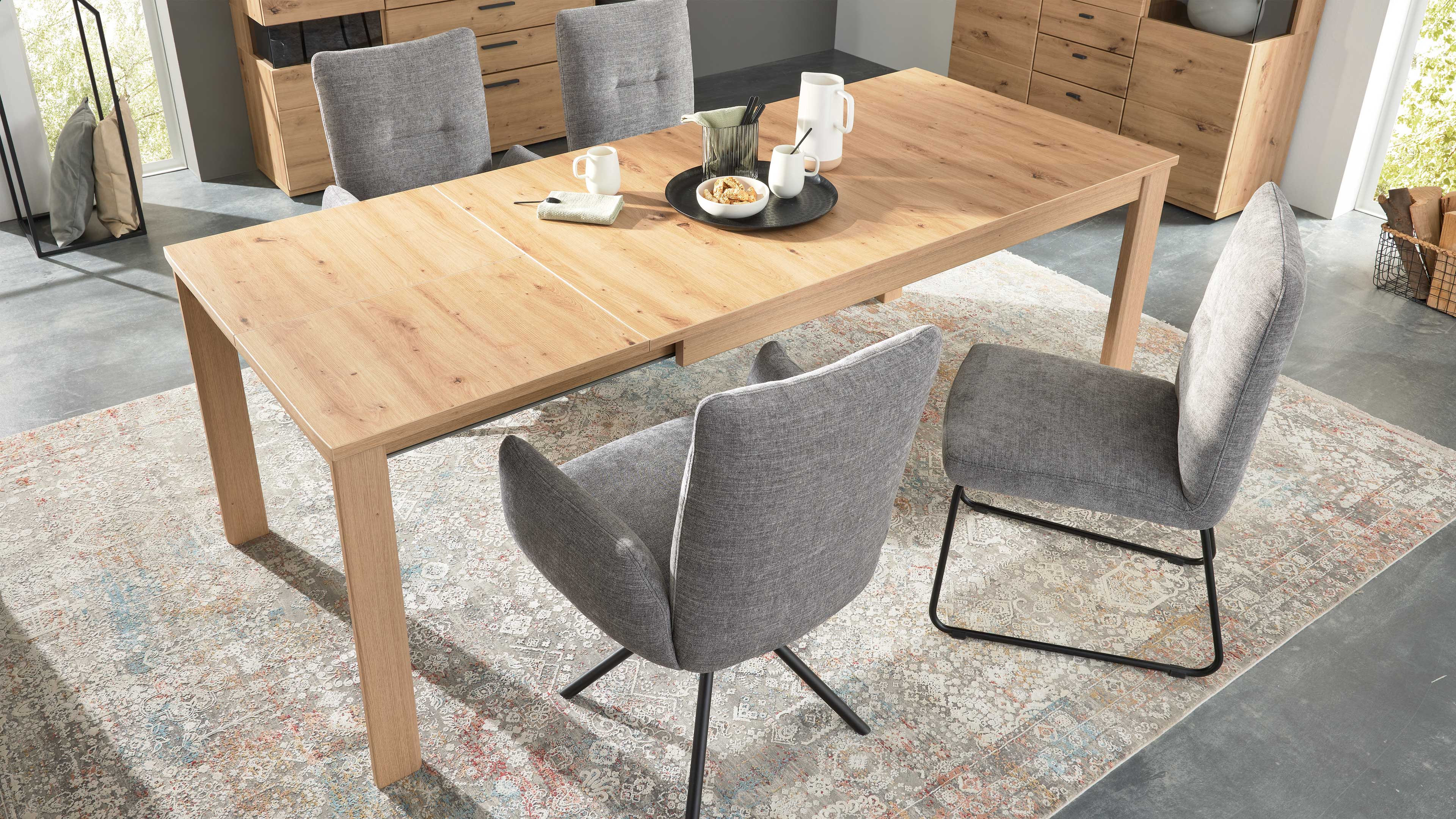 Esstisch mit Ausziehfunktion in Naturbuche