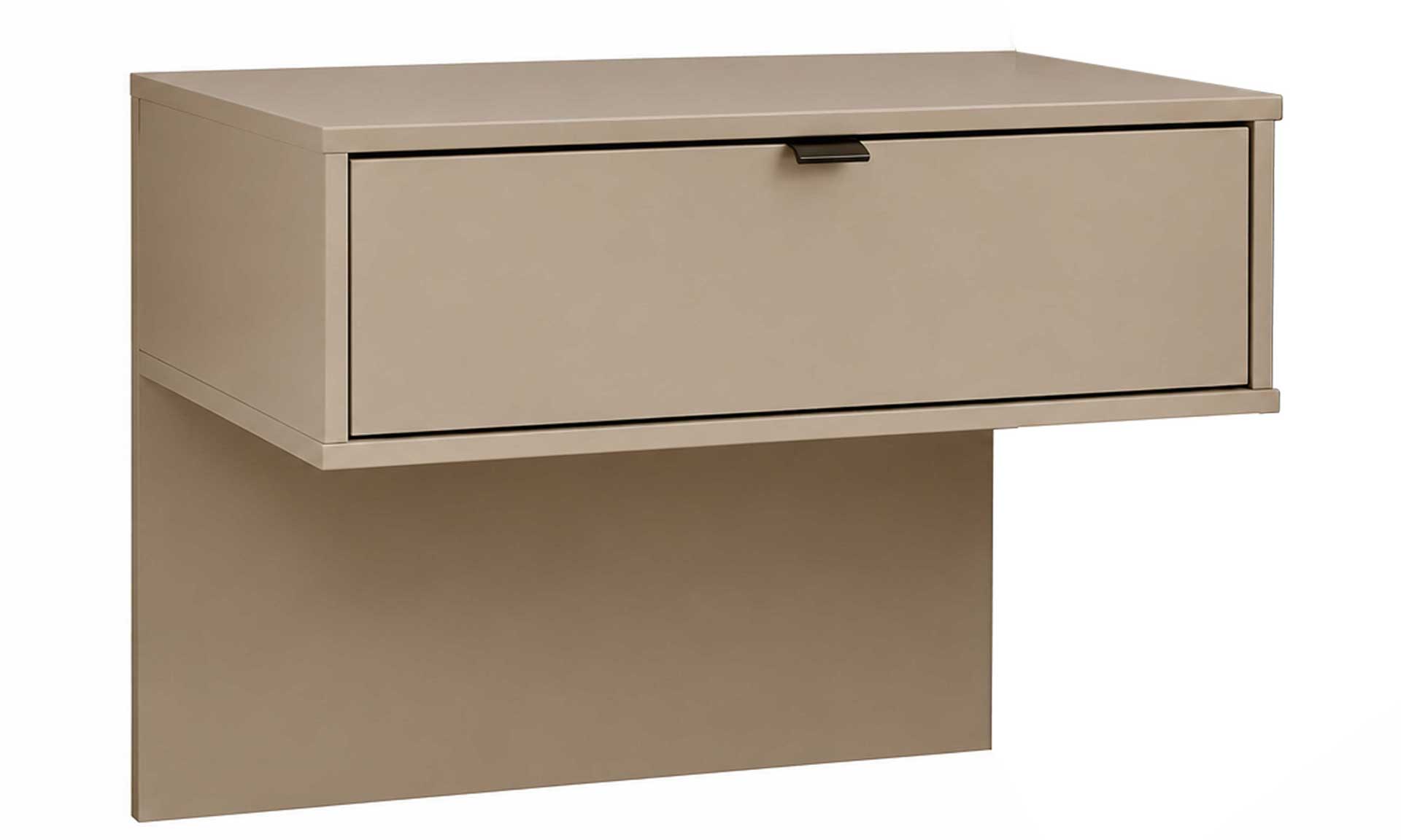 Schlafzimmer mit Doppelbett, Nachtkonsolen und Kleiderschrank in Graubeige und Kernholz