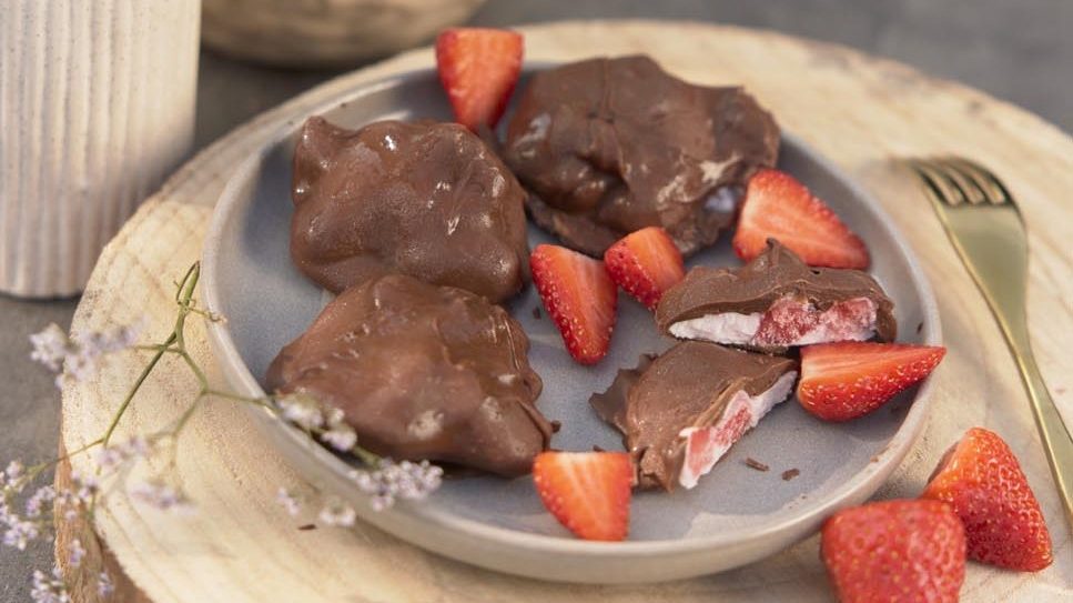 Frozen Strawberry Yoghurt Bites