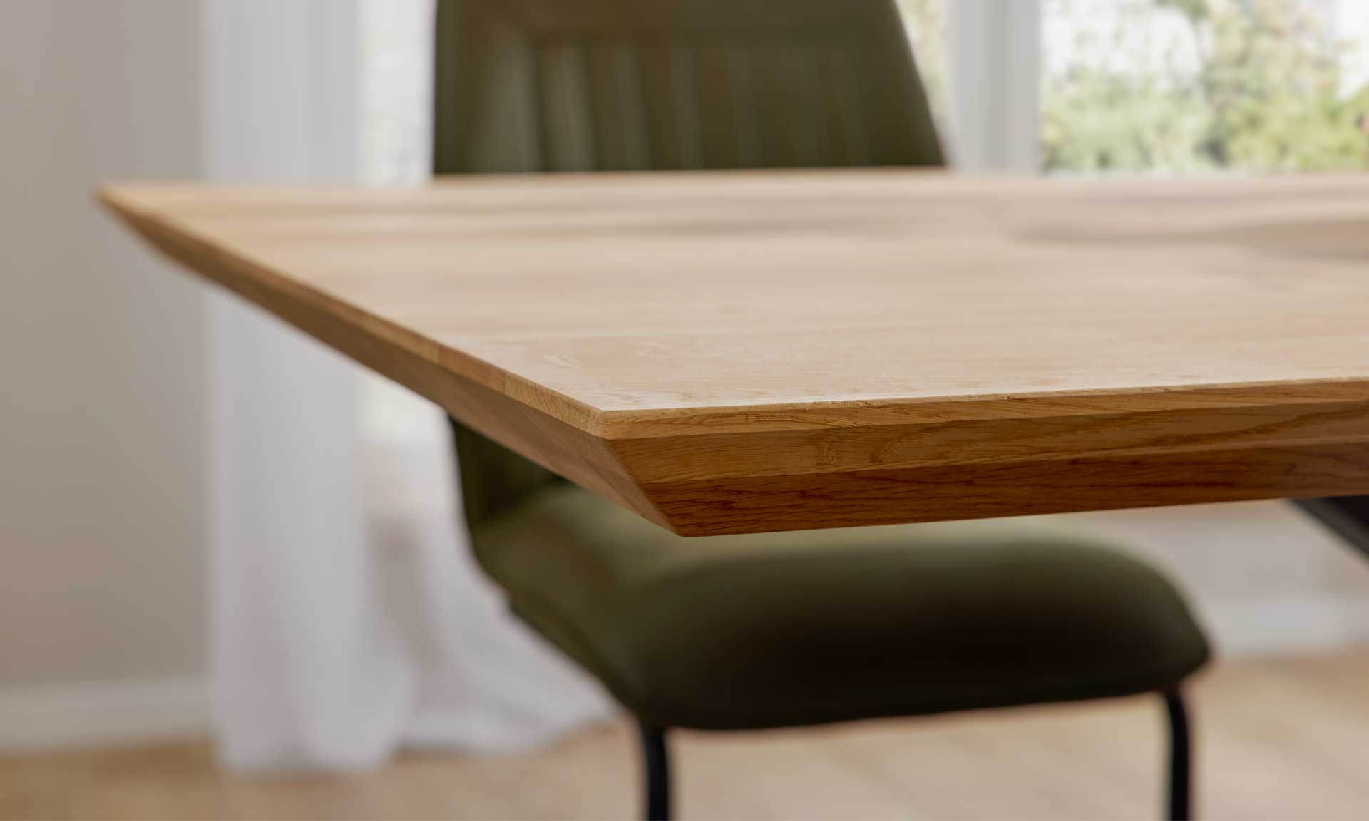 IL5125 Esstisch Detail Tischkante