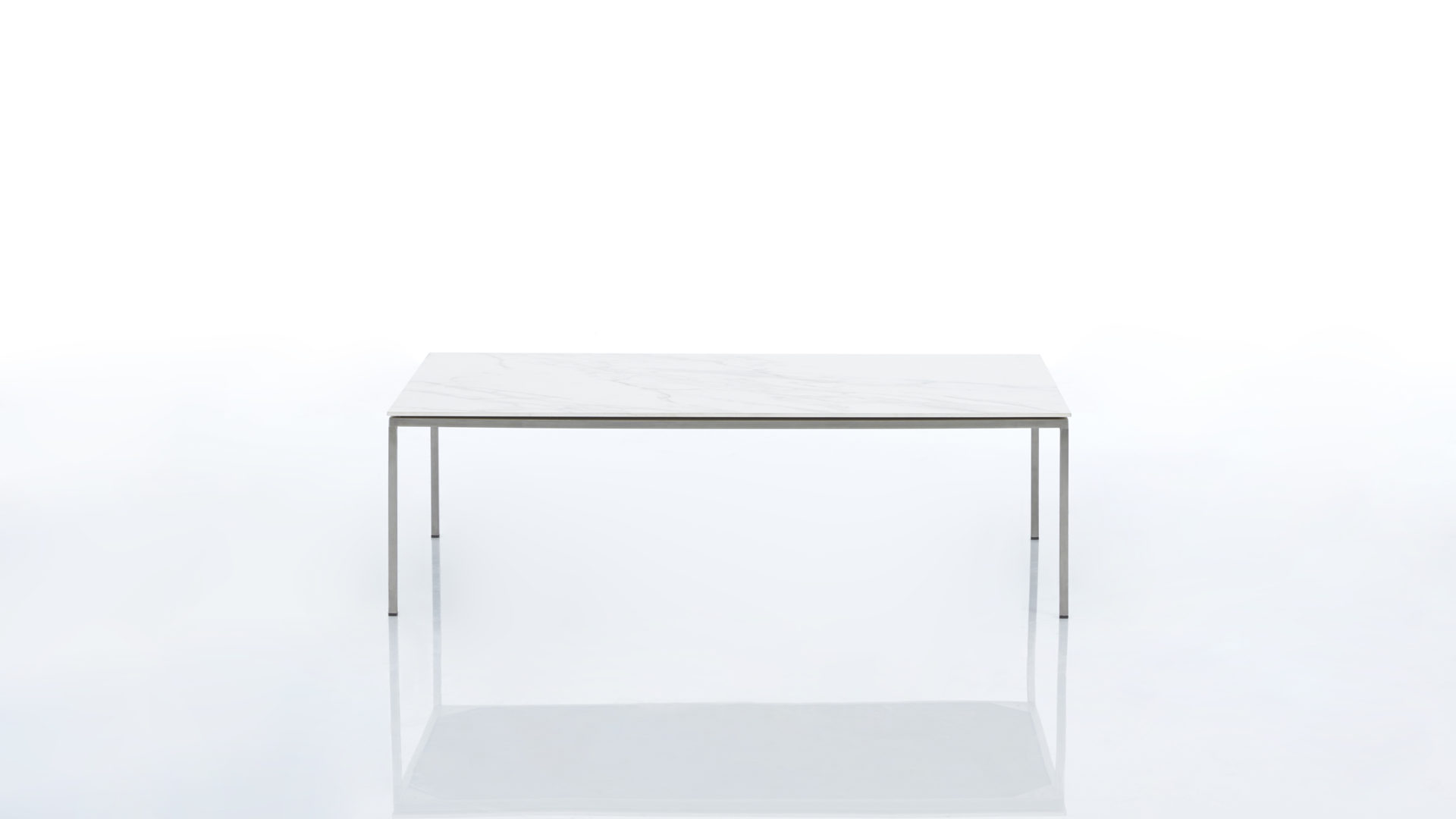 Couchtisch Venjakob | il aus Keramik in Weiß Interliving Couchtisch Serie 6201 - Wohnzimmertisch carrarafarbene Keramik & edelstahlfarbenes Metall – ca. 115 x 35 x 70 cm