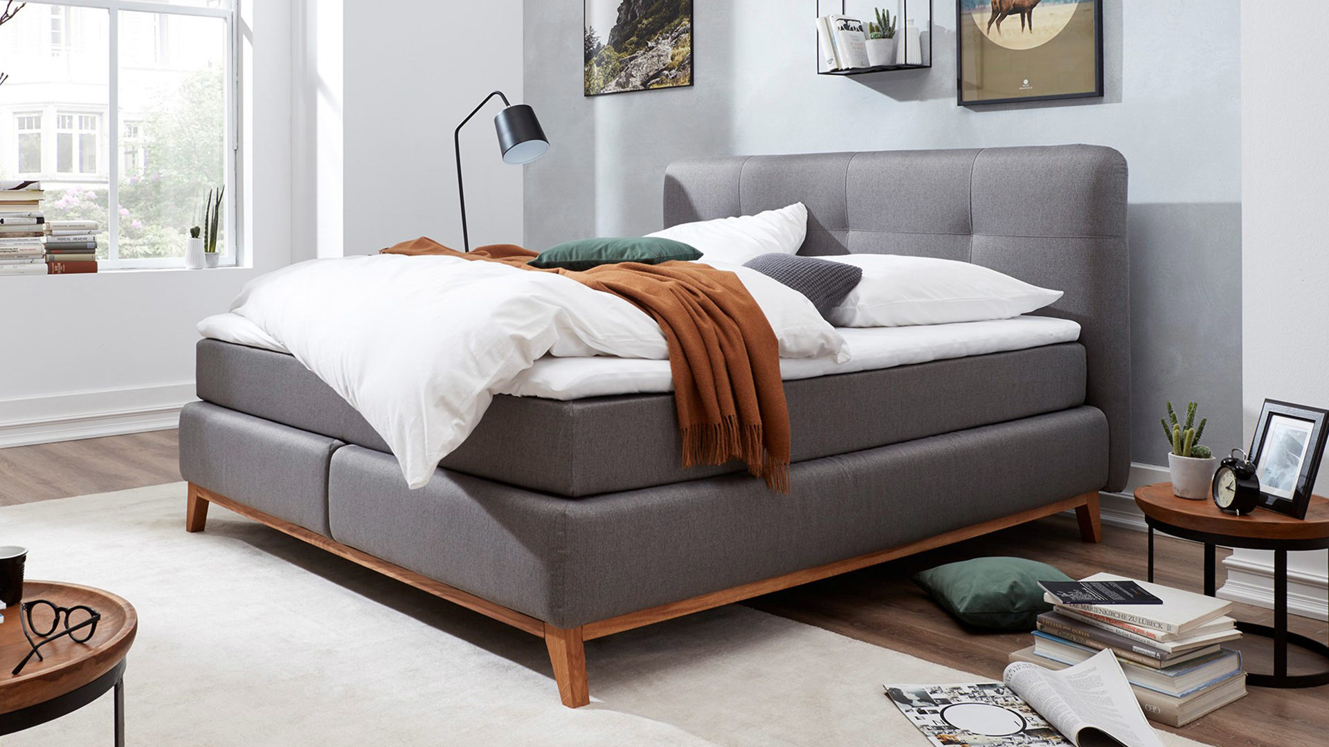 Doppelbett Meise.möbel | il aus Stoff in Grau Interliving Boxspringbett Serie 1406 taupefarbener Bezug Porto 34 & Eiche – Liegefläche ca. 180 x 200 cm