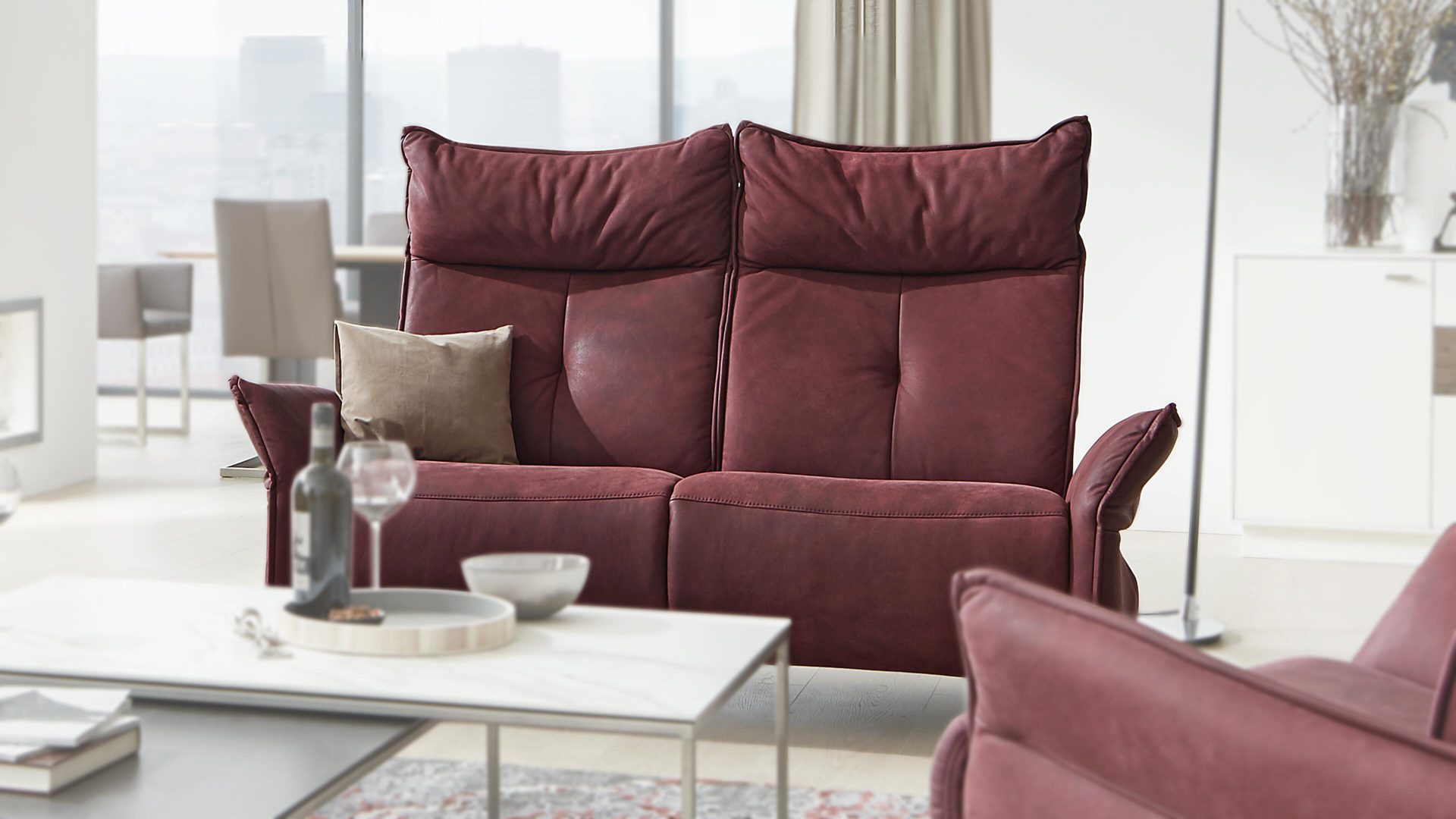 2,5-Sitzer Himolla | il aus Leder in Rot Interliving Sofa Serie 4200 – 2,5-Sitzer mit RelaxAssist merlotfarbenes LongLife-Leder – Länge ca. 182 cm