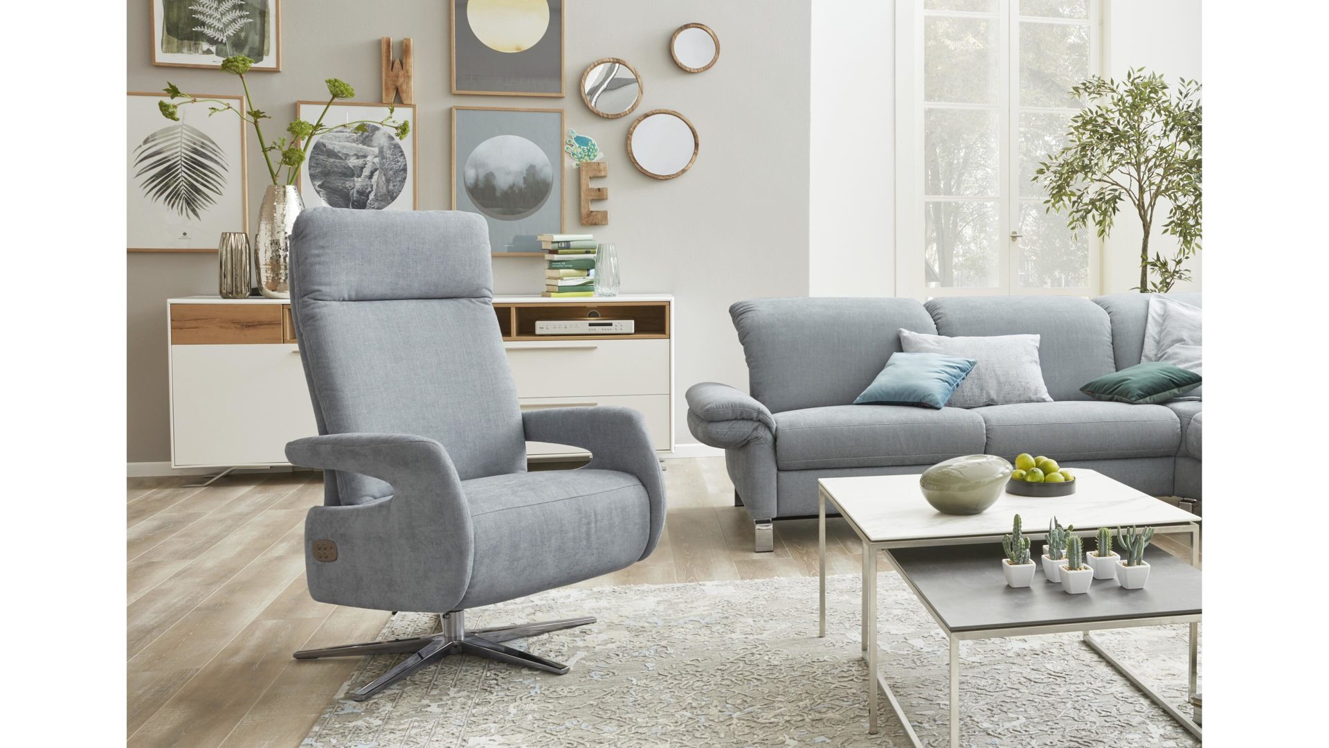 Relaxsessel 3c candy | il aus Stoff in Blau Interliving Sessel Serie 4510 – Relaxsessel hellblauer Bezug Yelda light blue & Sternfuß