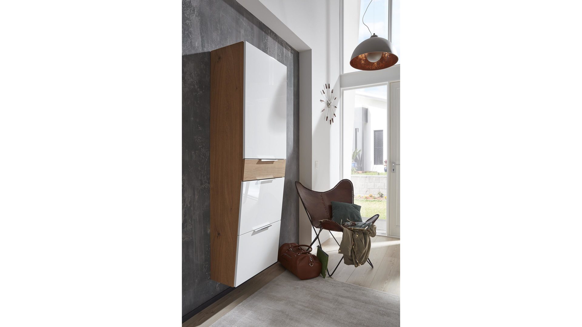 Mehrzweckschrank Arredokit | il aus Nachbildung in Holzfarben Interliving Garderoben Serie 6001 – Mehrzweckschrank eichefarbene Kunststoff- & weiße Hochglanzoberflächen – ca. 57 x 175 x 36 cm