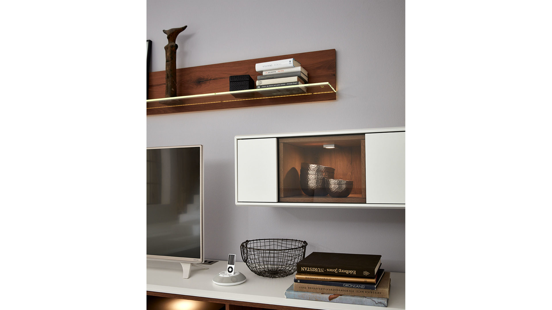 Interliving Wohnzimmer Serie 2102 Wandregal Mit Beleuchtung Dunkles Interliving Wohnzimmer Serie 2102 Wandregal Mit Beleuchtung Dunkles