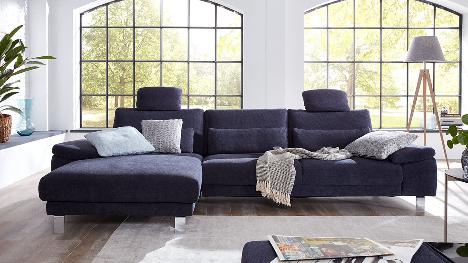Ecksofa Zehdenick | il aus Stoff in Blau Interliving Sofa Serie 4301 – Eckkombination marineblauer Bezug Belle & Metallfüße – Stellfläche ca. 162 x 300 cm