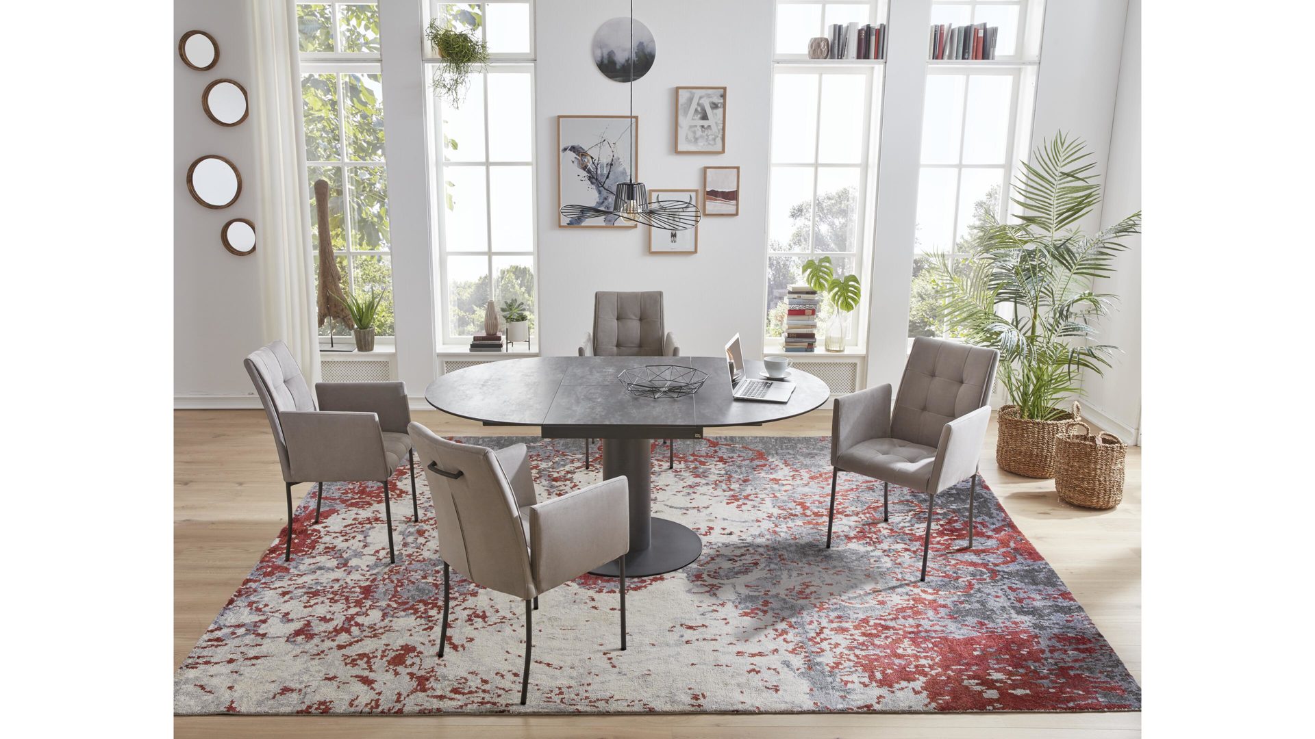 Vierfußstuhl Mwa | il aus Mikrofaser in Grau Interliving Esszimmer Serie 5104 – Armlehnstuhl graue Mikrofaser Dove & schwarzes Metallgestell