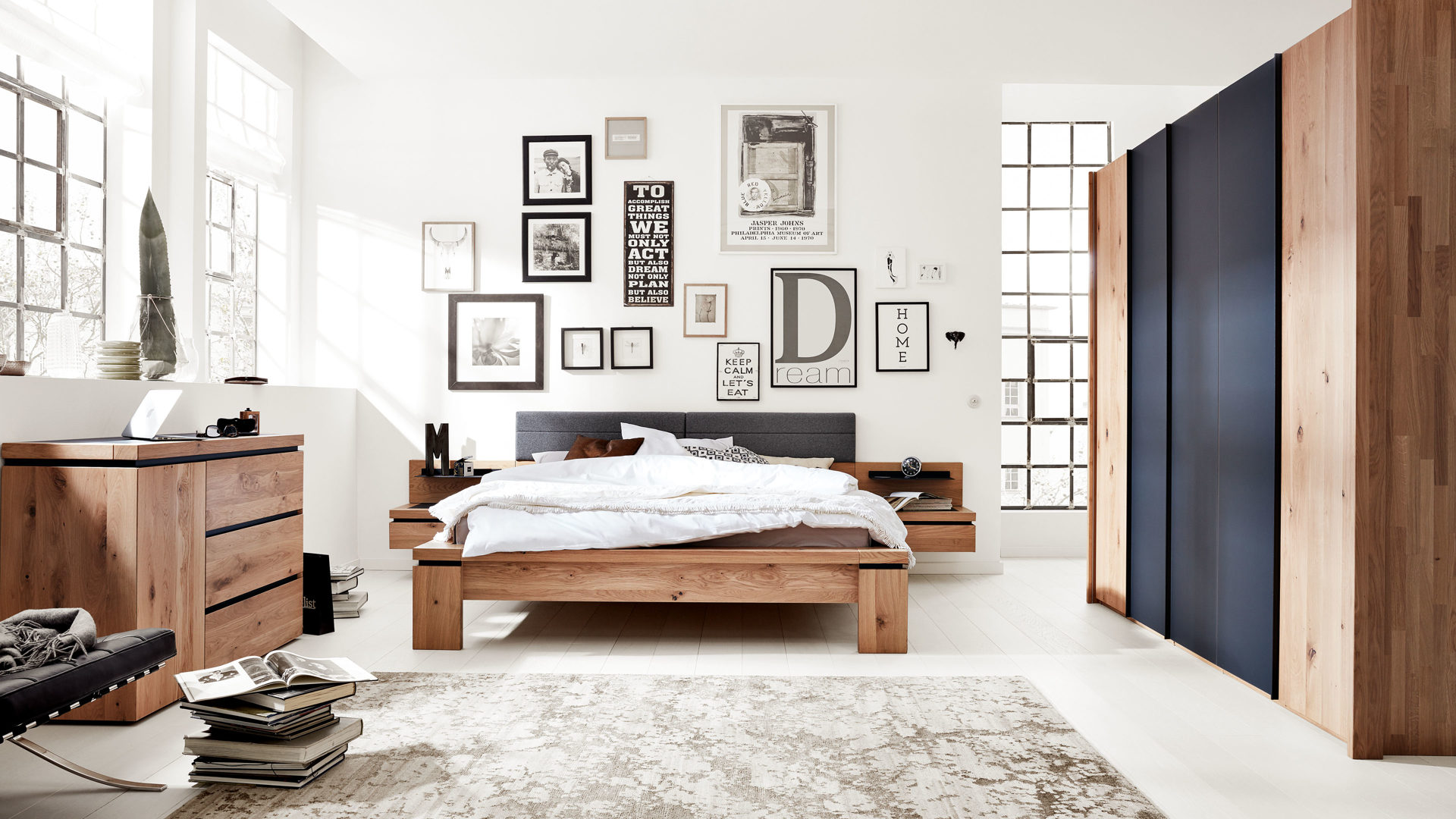 Komplettzimmer Thielemeyer | il aus Holz in Holzfarben Interliving Schlafzimmer Serie 1005 – Schlafzimmerkombination Wildeiche & anthrazitfarbenes Colorglas – vierteilig