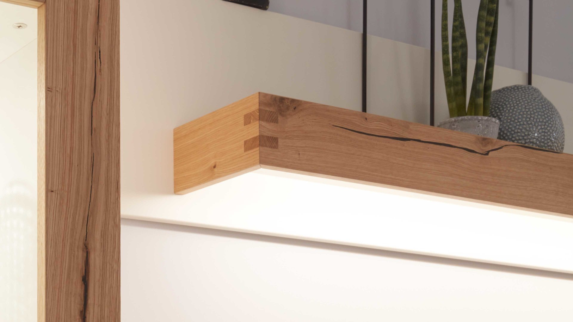 LED-Beleuchtung Interliving aus Kunststoff in Weiß Interliving Wohnzimmer Serie 2103 - LED-Lichtleiste 22-07 10 Watt - Länge ca. 90 cm