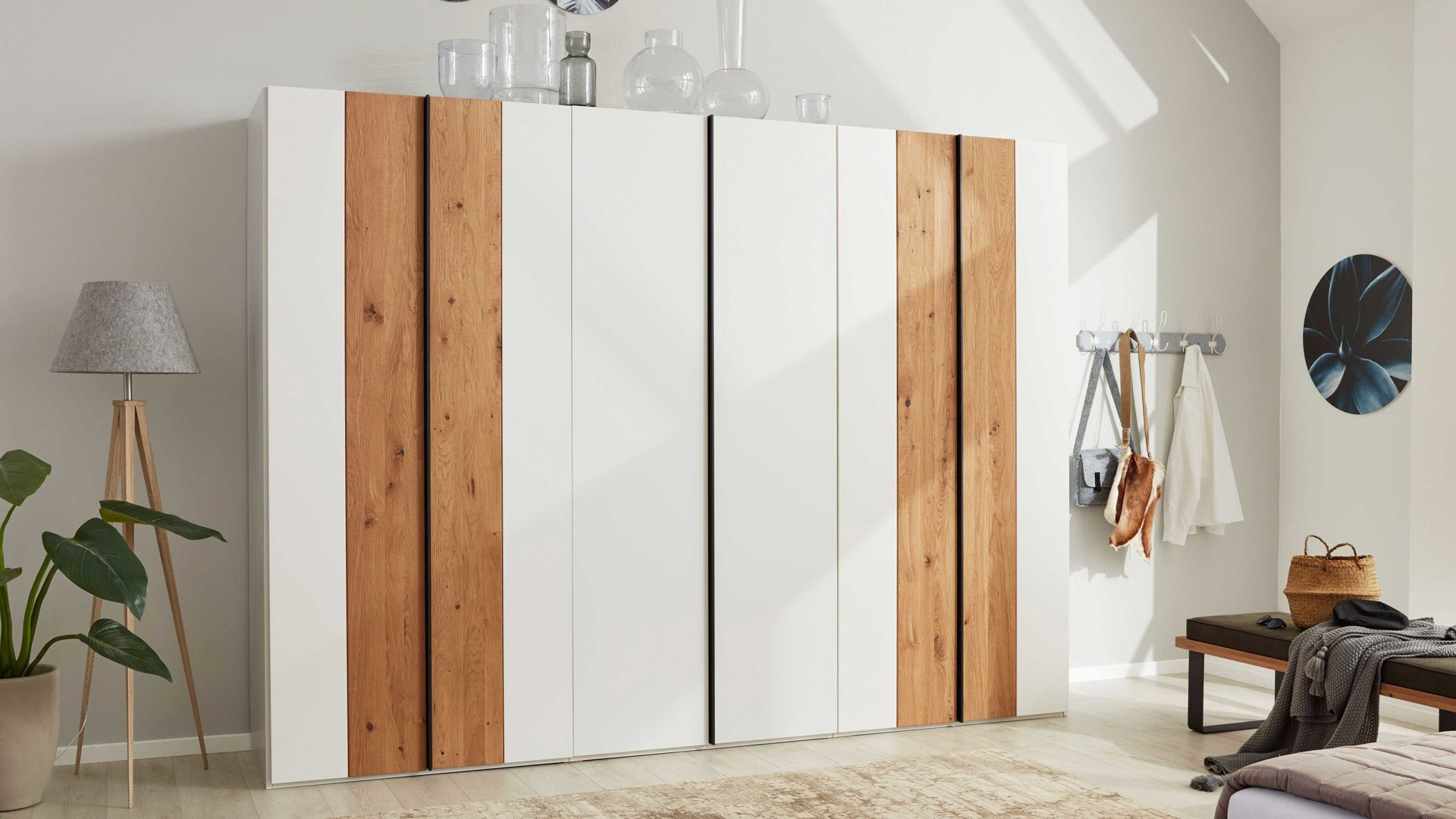interliving schlafzimmer serie 1019 – kleiderschrank 523062