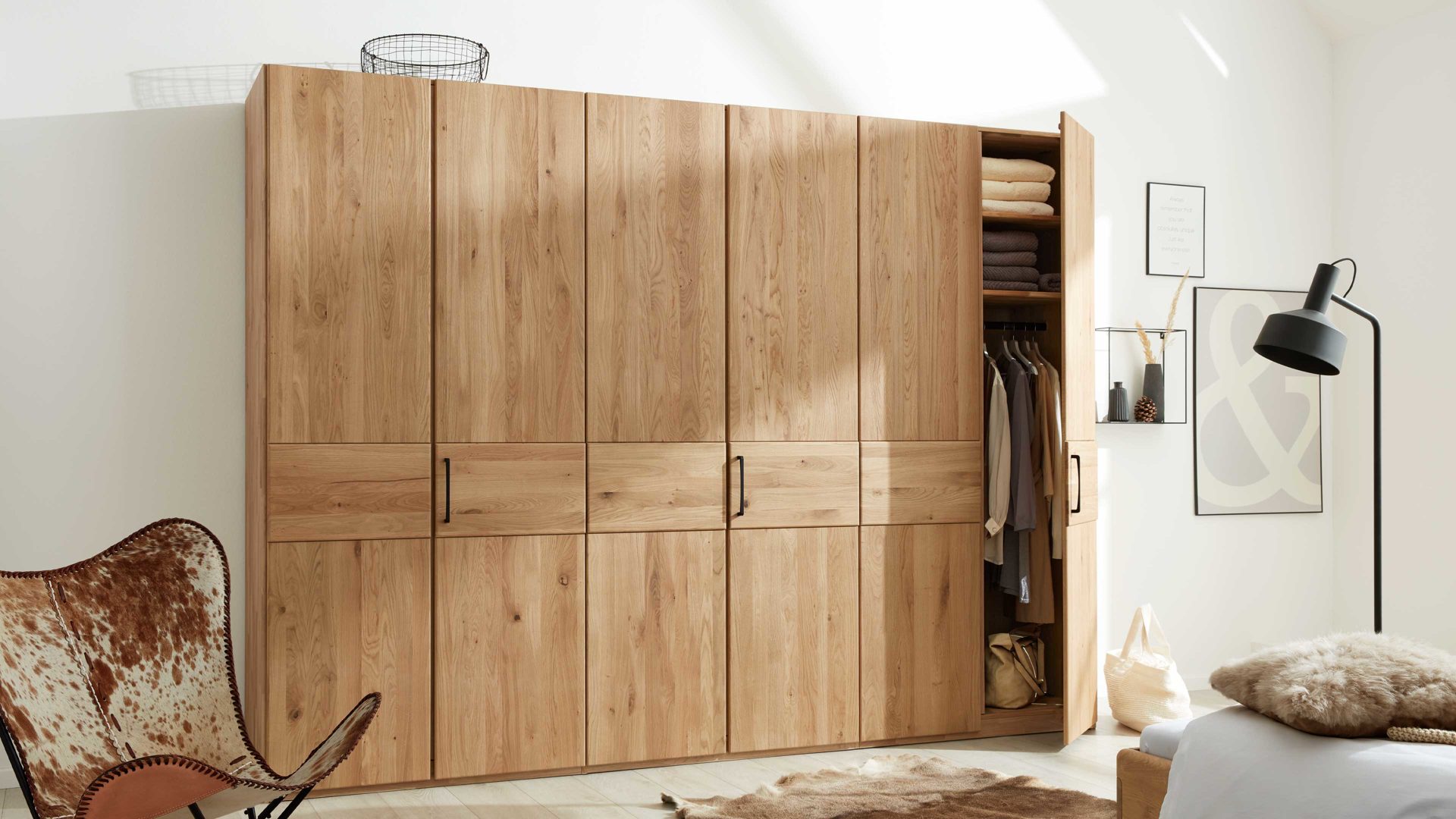 interliving schlafzimmer serie 1016 – kleiderschrank 1606, eiche