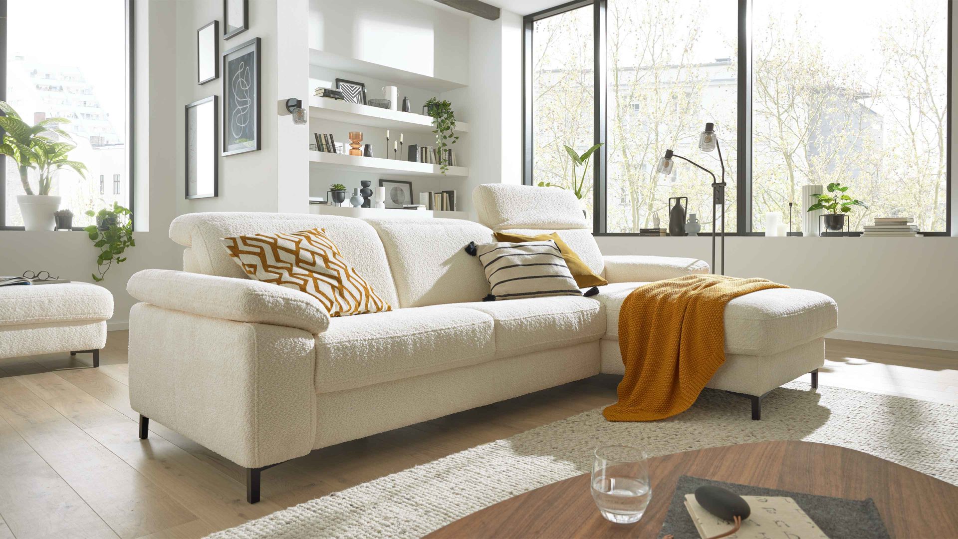 interliving sofa serie 4054 – ecksofa, naturweiße chenille kama