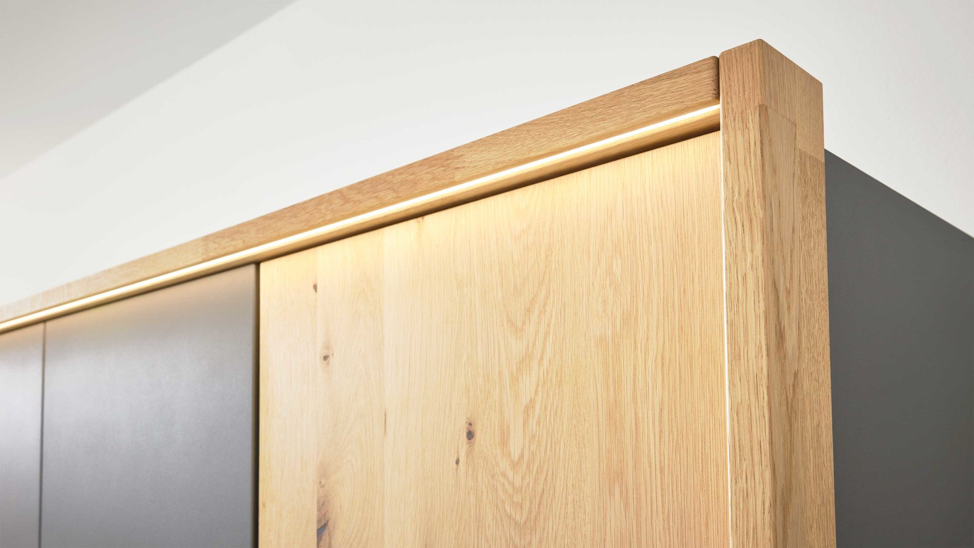 Möbelbeleuchtung Interliving aus Kunststoff in Weiß Interliving Schlafzimmer Serie 1029 – Passepartout-Beleuchtung 13,2 Watt