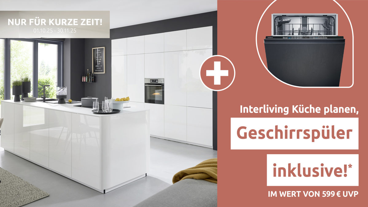 Einbauküche Interliving aus Holz in Weiß Interliving Küche Serie 3066 mit AEG-Einbaugeräten Hochglanz Weiß – zweizeilig