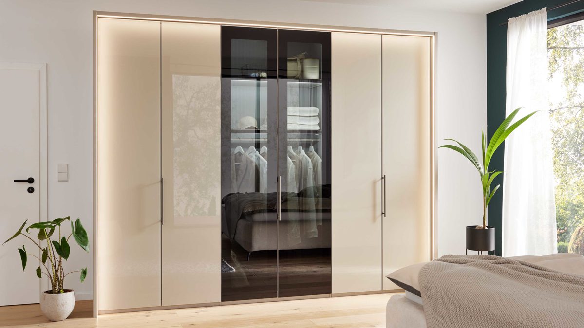 Kleiderschrank Interliving aus Holz in Hellgrau Interliving Kleiderschrank Serie 1205 – Kleiderschrank CJ3 inklusive Beleuchtung Kieselgrau & Schiefer – sechs Türen, Breite ca. 300 cm