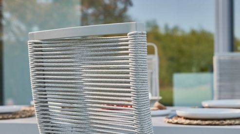 Gartentisch Interliving aus Metall in Beige Interliving Gartenmöbel Serie 7011 - Essgruppe mit vier Stühlen beiger gesinterter Stein, Rope & Olefin, taupefarbenes Aluminium