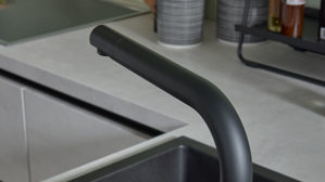 Einbauküche Interliving aus Holz in Weiß Interliving Küche Serie 3080 mit privileg Einbaugeräten weißer Beton - Stellfläche ca. 247 x 308 cm