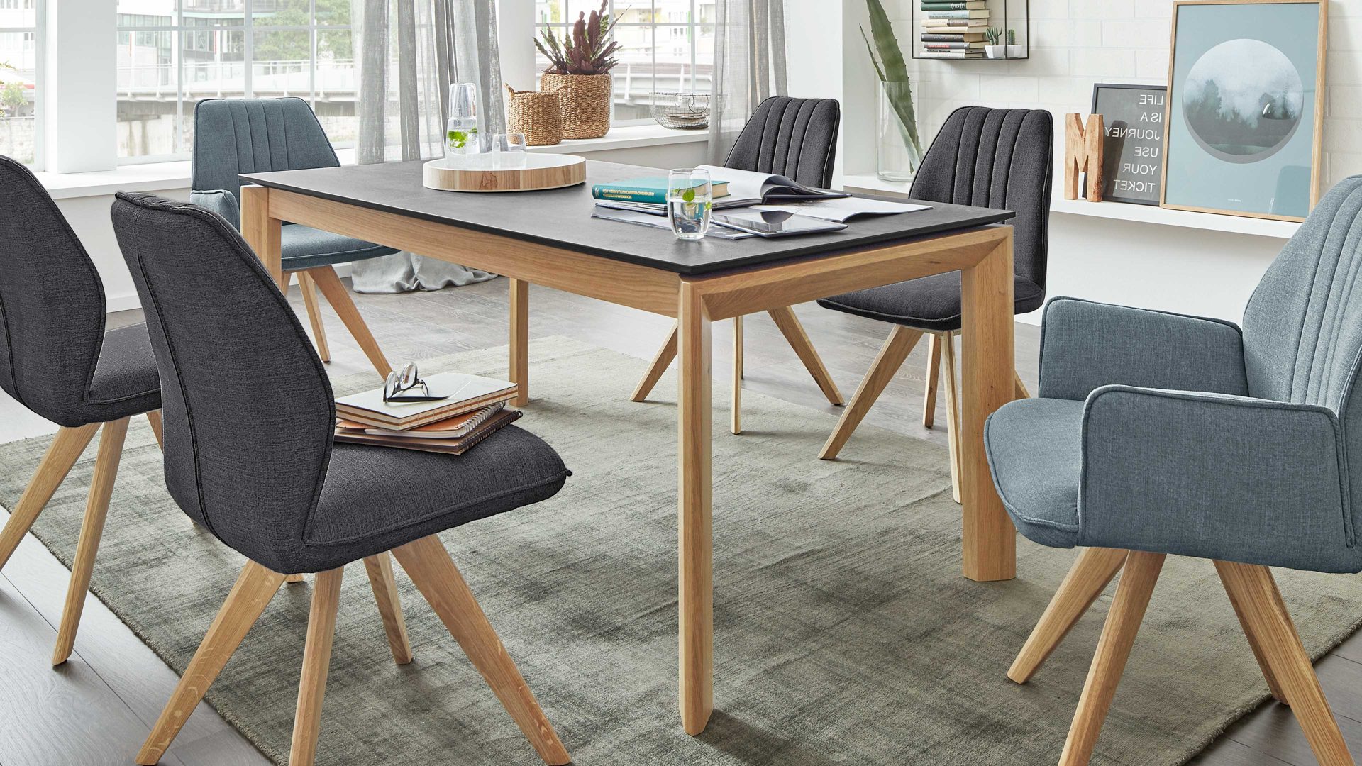 Auszugtisch Interliving aus Holz in Grau Interliving Esszimmer Serie 5102 – Auszugtisch V133 granitfarbenes HPL & Wildeiche – ca. 200-300 x 90 cm