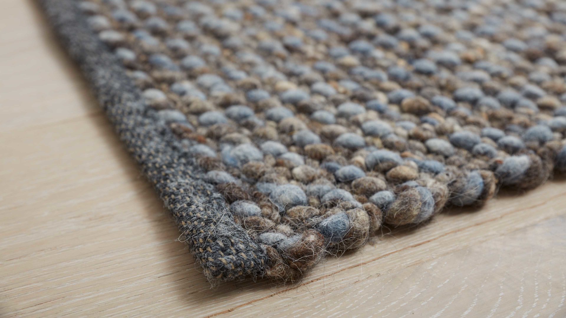 Handwebteppich Interliving aus Naturfaser in Dunkelblau Interliving Teppich Serie B-8001 Ocean – ca. 65 x 130 cm